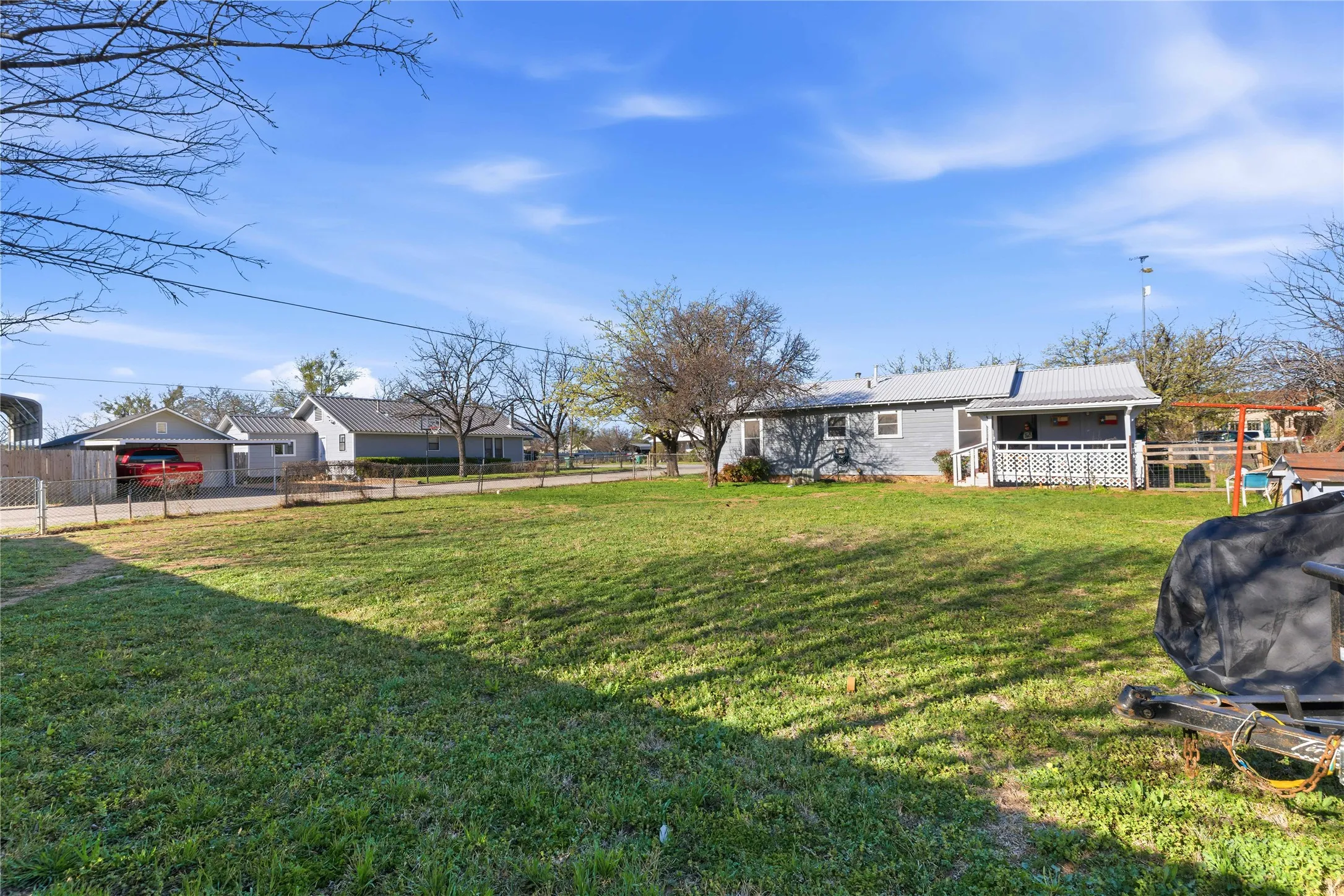 Single Family Residence For Sale in Coleman County , 915 S Neches Street, Coleman, Texas 76834, 2 Bedroom, 1 Bathroom, 1 Garage spaces, 708 Sqft, built in 0, mls#21213109, Real Estate Agent in Coleman, Homes For Sale in Coleman county, Homes For Sale in Coleman, Realtor in Coleman Texas, Real Estate Brokerage Independent Realty Texas, Luminita Cordes Realtor