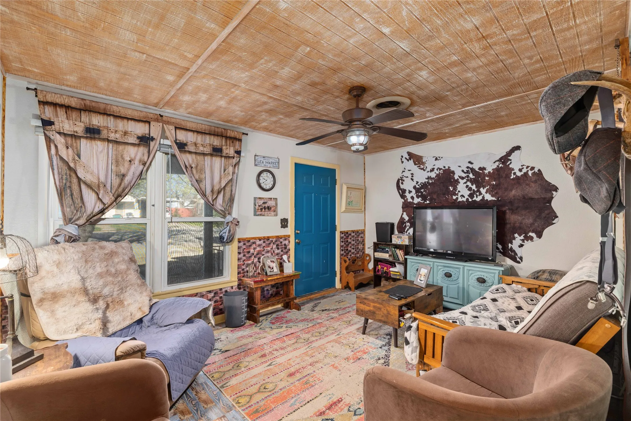 Single Family Residence For Sale in Coleman County , 915 S Neches Street, Coleman, Texas 76834, 2 Bedroom, 1 Bathroom, 1 Garage spaces, 708 Sqft, built in 0, mls#21213109, Real Estate Agent in Coleman, Homes For Sale in Coleman county, Homes For Sale in Coleman, Realtor in Coleman Texas, Real Estate Brokerage Independent Realty Texas, Luminita Cordes Realtor