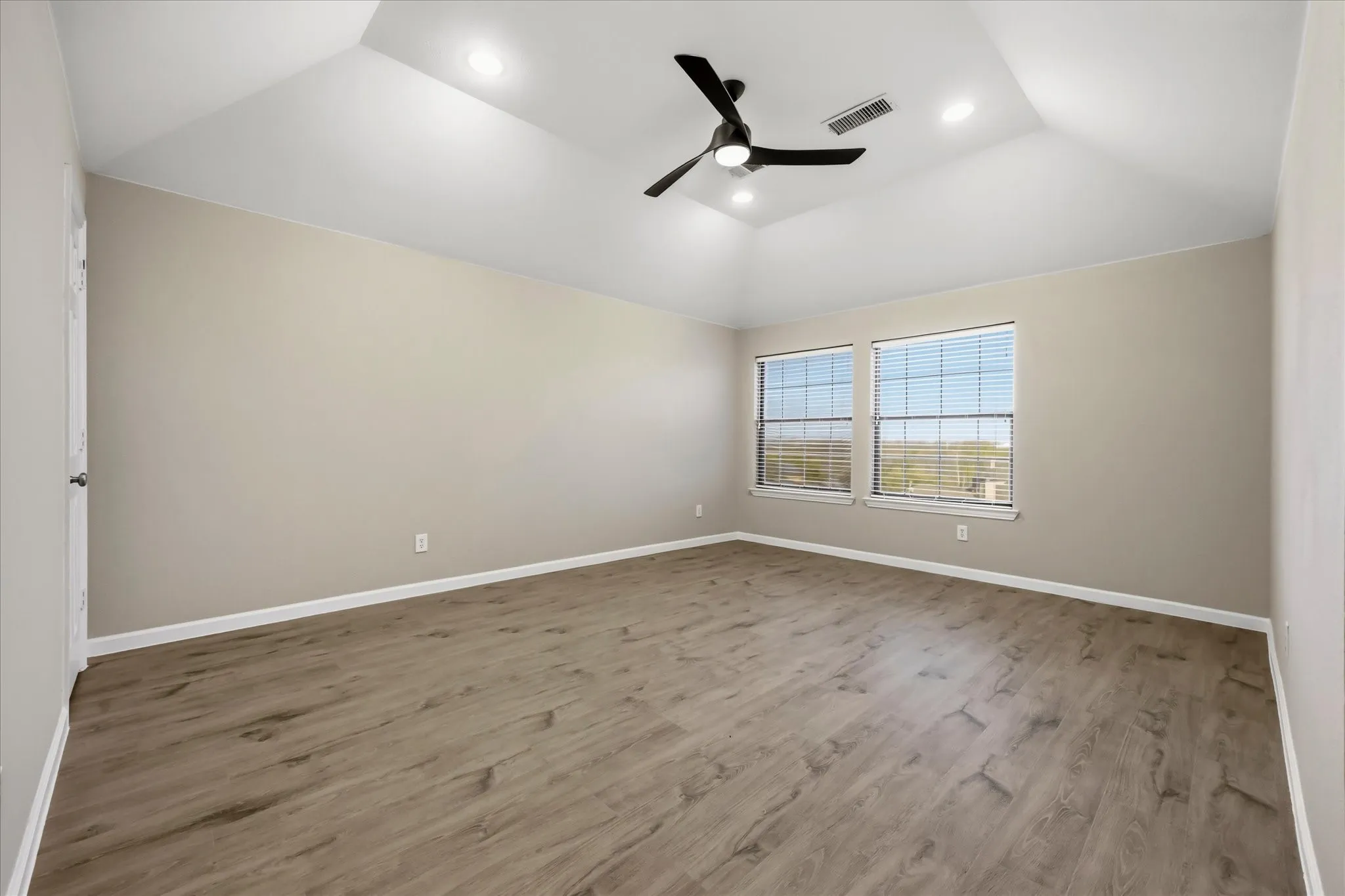 Single Family Residence For Sale in Kaufman County , 118 Stone Drive, Forney, Texas 75126, 4 Bedroom, 4 Bathroom, 3 Garage spaces, 3,477 Sqft, built in 2007, mls#21211362, Real Estate Agent in Forney, Homes For Sale in Kaufman county, Homes For Sale in Forney, Realtor in Forney Texas, Real Estate Brokerage Independent Realty Texas, Luminita Cordes Realtor