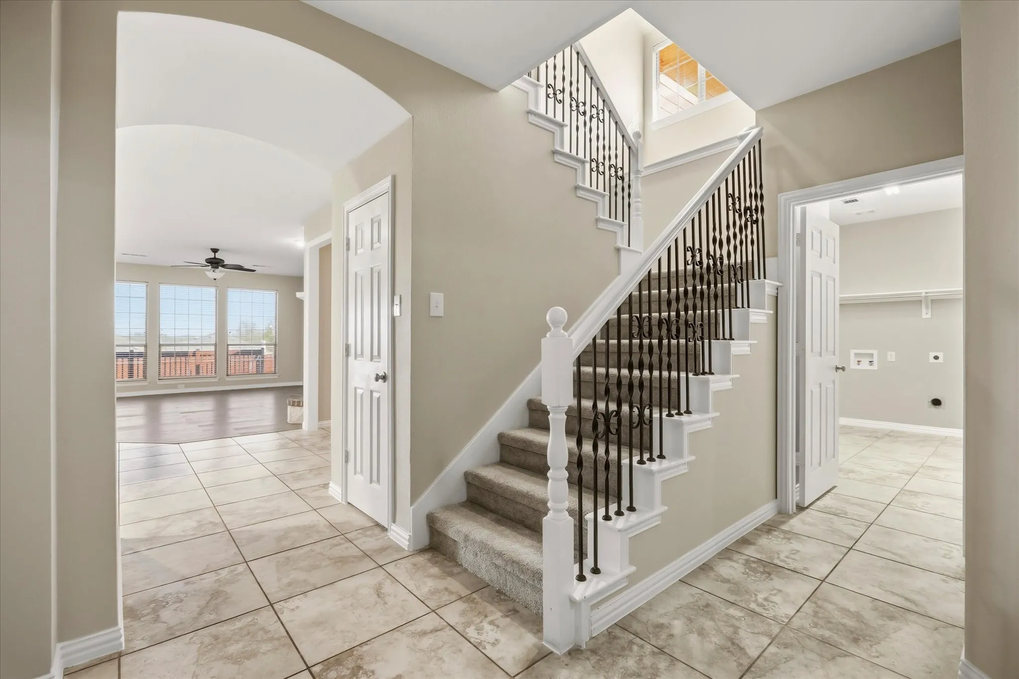 Single Family Residence For Sale in Kaufman County , 118 Stone Drive, Forney, Texas 75126, 4 Bedroom, 4 Bathroom, 3 Garage spaces, 3,477 Sqft, built in 2007, mls#21211362, Real Estate Agent in Forney, Homes For Sale in Kaufman county, Homes For Sale in Forney, Realtor in Forney Texas, Real Estate Brokerage Independent Realty Texas, Luminita Cordes Realtor
