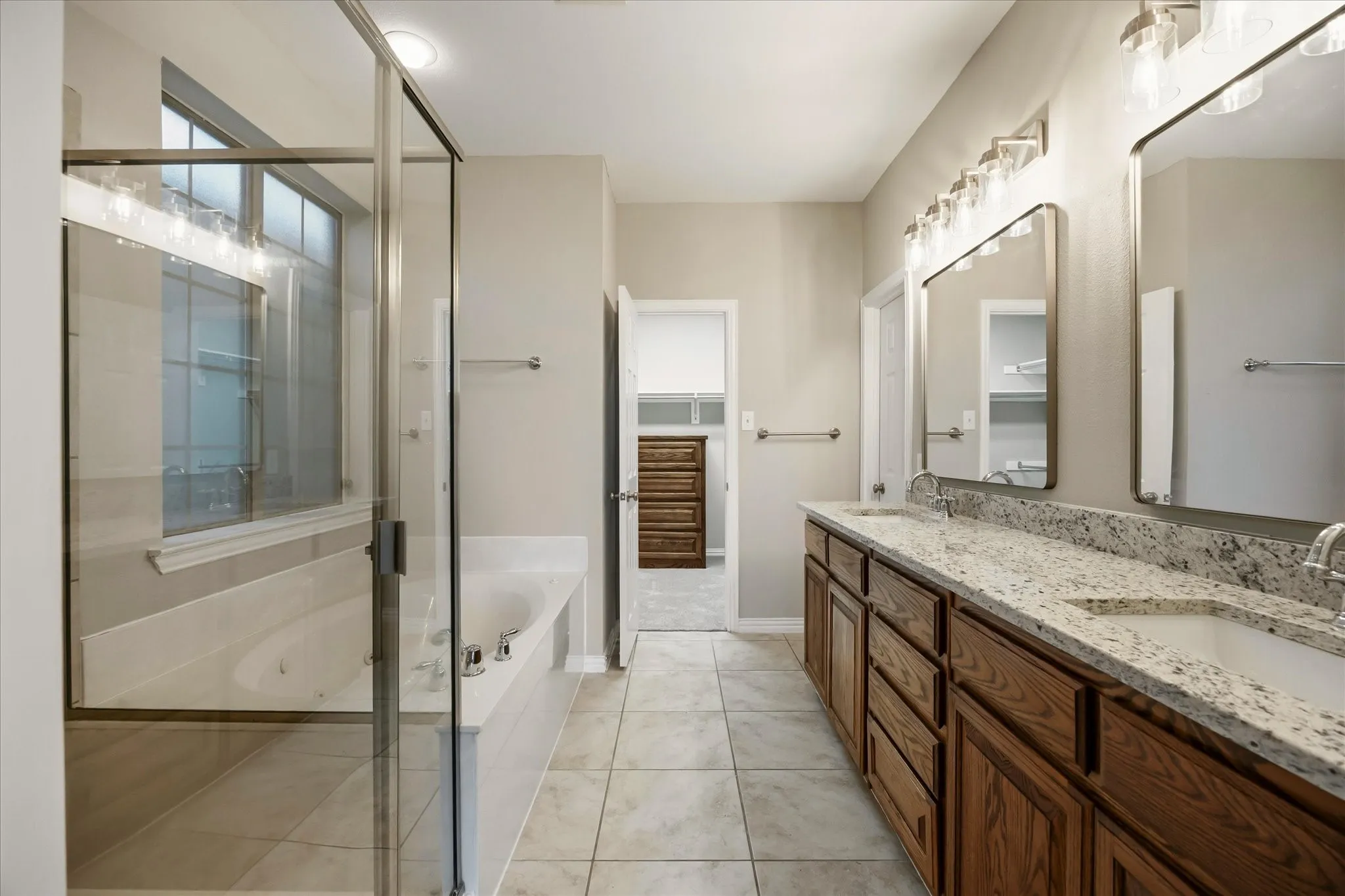 Single Family Residence For Sale in Kaufman County , 118 Stone Drive, Forney, Texas 75126, 4 Bedroom, 4 Bathroom, 3 Garage spaces, 3,477 Sqft, built in 2007, mls#21211362, Real Estate Agent in Forney, Homes For Sale in Kaufman county, Homes For Sale in Forney, Realtor in Forney Texas, Real Estate Brokerage Independent Realty Texas, Luminita Cordes Realtor