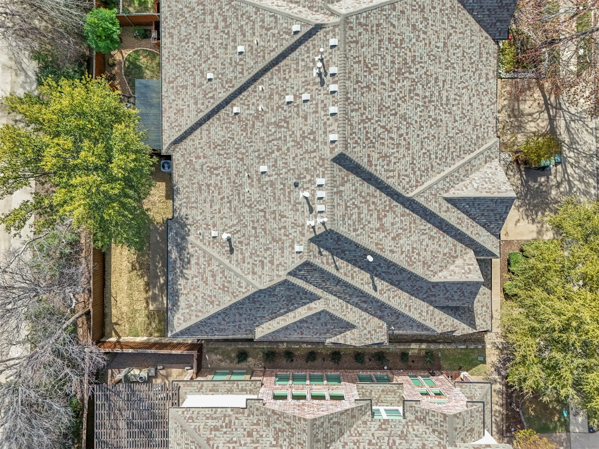 Townhouse For Sale in Collin County , 2388 Greymoore Drive, Frisco, Texas 75034, 4 Bedroom, 4 Bathroom, 2 Garage spaces, 3,017 Sqft, built in 2006, mls#21202861, Real Estate Agent in Frisco, Homes For Sale in Collin county, Homes For Sale in Frisco, Realtor in Frisco Texas, Real Estate Brokerage Independent Realty Texas, Luminita Cordes Realtor