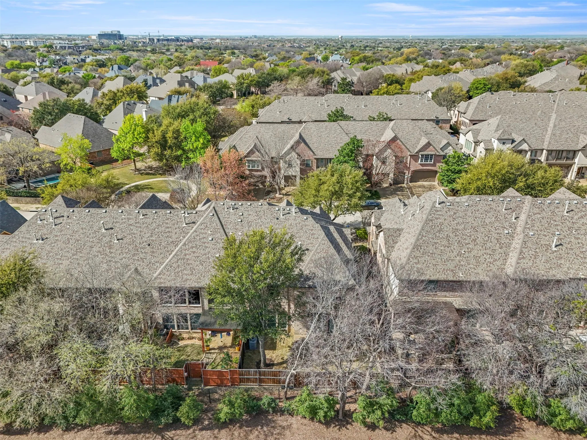 Townhouse For Sale in Collin County , 2388 Greymoore Drive, Frisco, Texas 75034, 4 Bedroom, 4 Bathroom, 2 Garage spaces, 3,017 Sqft, built in 2006, mls#21202861, Real Estate Agent in Frisco, Homes For Sale in Collin county, Homes For Sale in Frisco, Realtor in Frisco Texas, Real Estate Brokerage Independent Realty Texas, Luminita Cordes Realtor