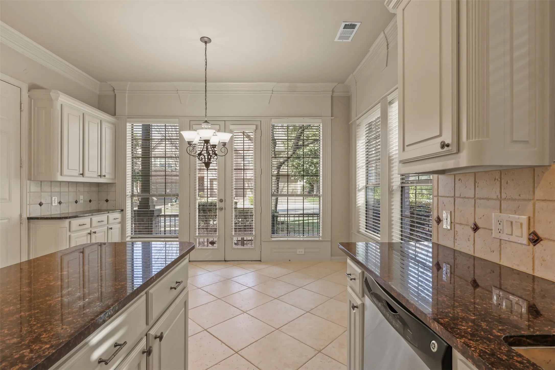 Townhouse For Sale in Collin County , 2388 Greymoore Drive, Frisco, Texas 75034, 4 Bedroom, 4 Bathroom, 2 Garage spaces, 3,017 Sqft, built in 2006, mls#21202861, Real Estate Agent in Frisco, Homes For Sale in Collin county, Homes For Sale in Frisco, Realtor in Frisco Texas, Real Estate Brokerage Independent Realty Texas, Luminita Cordes Realtor