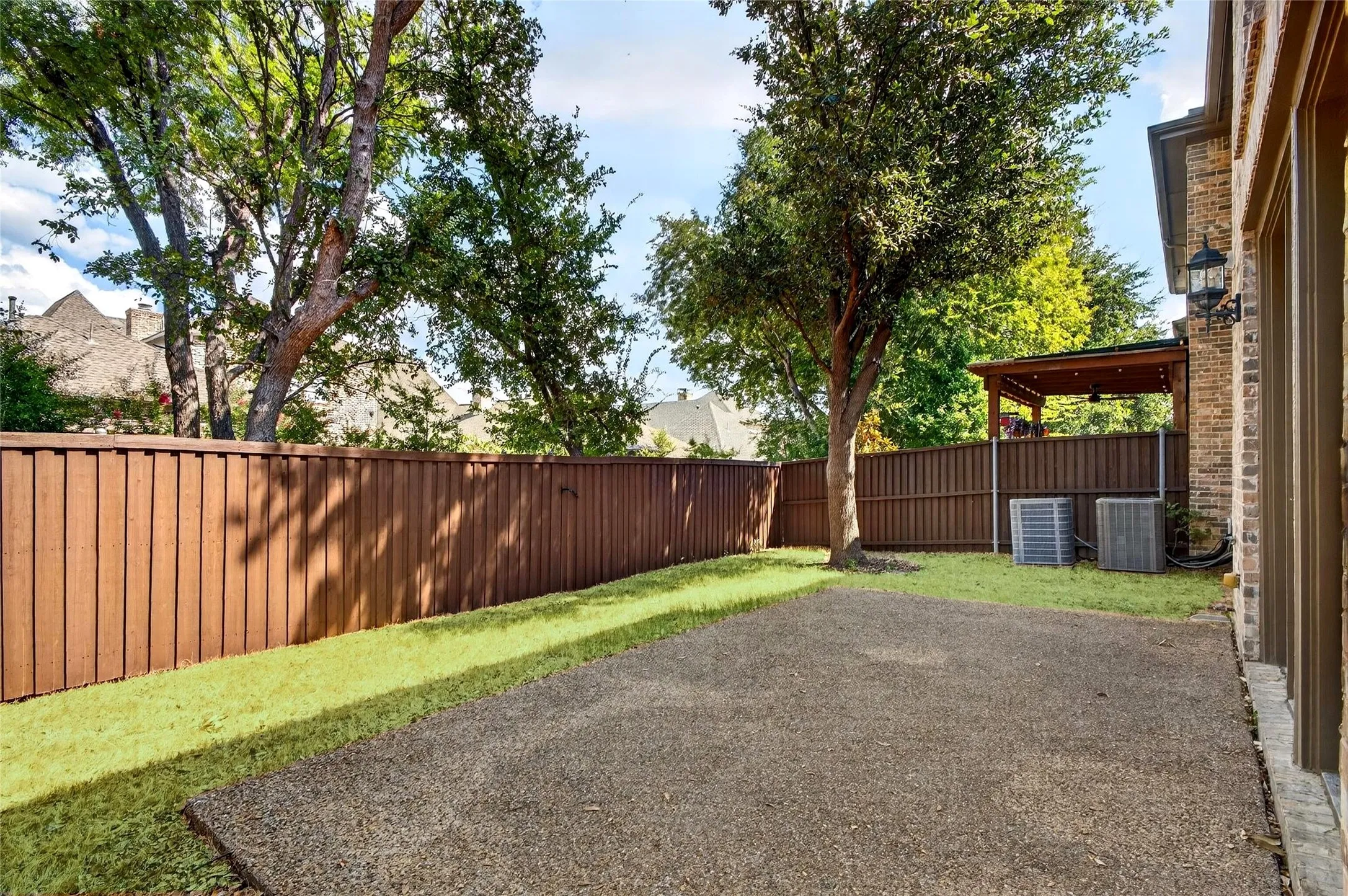 Townhouse For Sale in Collin County , 2388 Greymoore Drive, Frisco, Texas 75034, 4 Bedroom, 4 Bathroom, 2 Garage spaces, 3,017 Sqft, built in 2006, mls#21202861, Real Estate Agent in Frisco, Homes For Sale in Collin county, Homes For Sale in Frisco, Realtor in Frisco Texas, Real Estate Brokerage Independent Realty Texas, Luminita Cordes Realtor