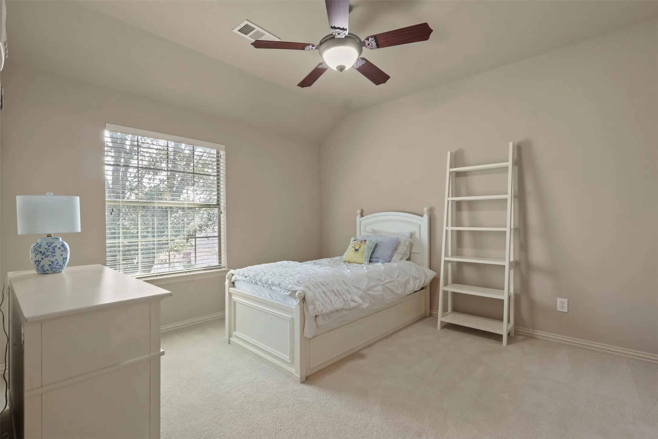 Townhouse For Sale in Collin County , 2388 Greymoore Drive, Frisco, Texas 75034, 4 Bedroom, 4 Bathroom, 2 Garage spaces, 3,017 Sqft, built in 2006, mls#21202861, Real Estate Agent in Frisco, Homes For Sale in Collin county, Homes For Sale in Frisco, Realtor in Frisco Texas, Real Estate Brokerage Independent Realty Texas, Luminita Cordes Realtor
