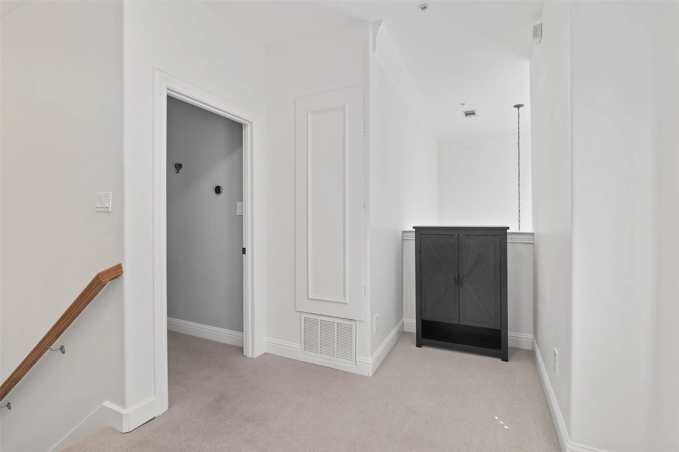 Condominium For Sale in Dallas County , 5609 Lindell Avenue 3, Dallas, Texas 75206, 2 Bedroom, 2 Bathroom, 2 Garage spaces, 1,596 Sqft, built in 2007, Preowned, mls#21212095, Real Estate Agent in Dallas, Homes For Sale in Dallas county, Homes For Sale in Dallas, Realtor in Dallas Texas, Real Estate Brokerage Independent Realty Texas, Luminita Cordes Realtor