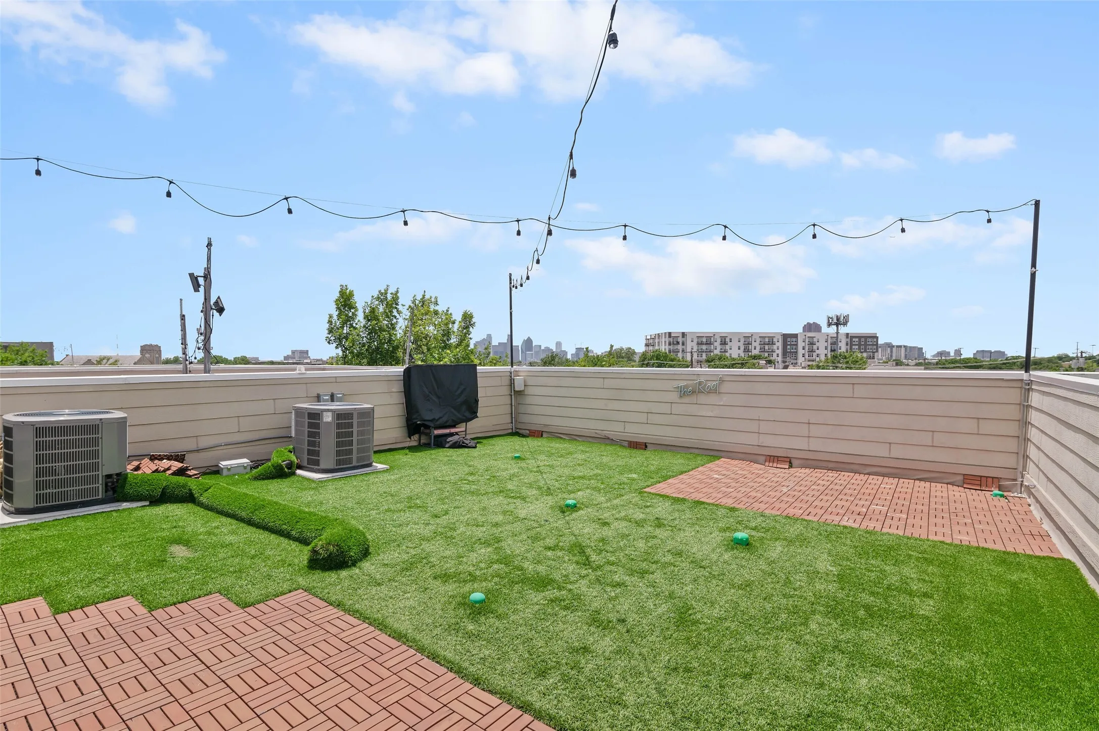 Condominium For Sale in Dallas County , 5609 Lindell Avenue 3, Dallas, Texas 75206, 2 Bedroom, 2 Bathroom, 2 Garage spaces, 1,596 Sqft, built in 2007, Preowned, mls#21212095, Real Estate Agent in Dallas, Homes For Sale in Dallas county, Homes For Sale in Dallas, Realtor in Dallas Texas, Real Estate Brokerage Independent Realty Texas, Luminita Cordes Realtor
