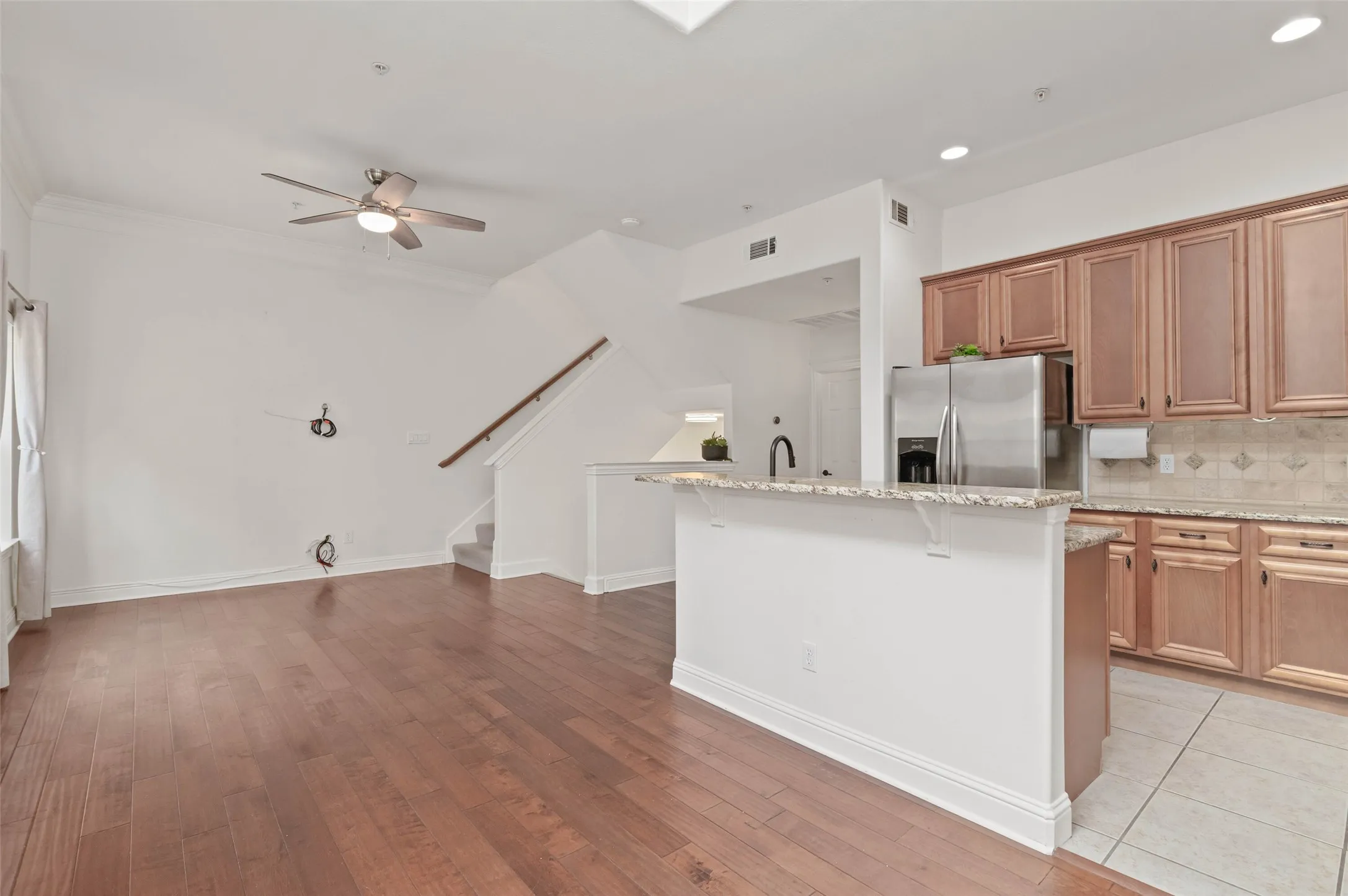Condominium For Sale in Dallas County , 5609 Lindell Avenue 3, Dallas, Texas 75206, 2 Bedroom, 2 Bathroom, 2 Garage spaces, 1,596 Sqft, built in 2007, Preowned, mls#21212095, Real Estate Agent in Dallas, Homes For Sale in Dallas county, Homes For Sale in Dallas, Realtor in Dallas Texas, Real Estate Brokerage Independent Realty Texas, Luminita Cordes Realtor
