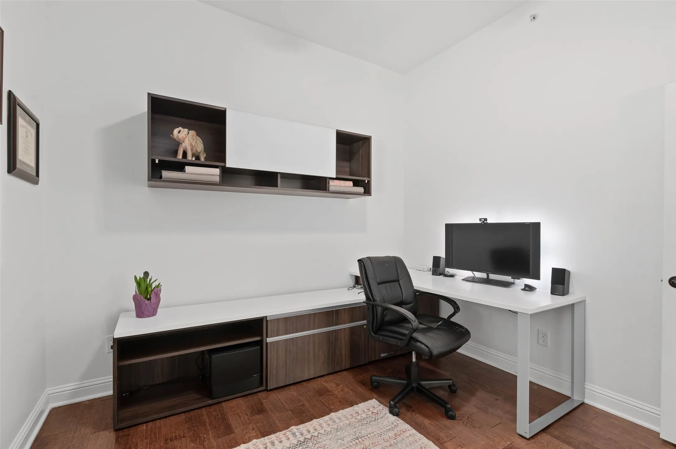 Condominium For Sale in Dallas County , 5609 Lindell Avenue 3, Dallas, Texas 75206, 2 Bedroom, 2 Bathroom, 2 Garage spaces, 1,596 Sqft, built in 2007, Preowned, mls#21212095, Real Estate Agent in Dallas, Homes For Sale in Dallas county, Homes For Sale in Dallas, Realtor in Dallas Texas, Real Estate Brokerage Independent Realty Texas, Luminita Cordes Realtor