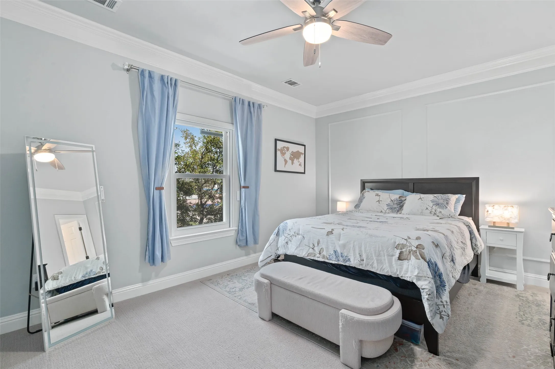 Condominium For Sale in Dallas County , 5609 Lindell Avenue 3, Dallas, Texas 75206, 2 Bedroom, 2 Bathroom, 2 Garage spaces, 1,596 Sqft, built in 2007, Preowned, mls#21212095, Real Estate Agent in Dallas, Homes For Sale in Dallas county, Homes For Sale in Dallas, Realtor in Dallas Texas, Real Estate Brokerage Independent Realty Texas, Luminita Cordes Realtor