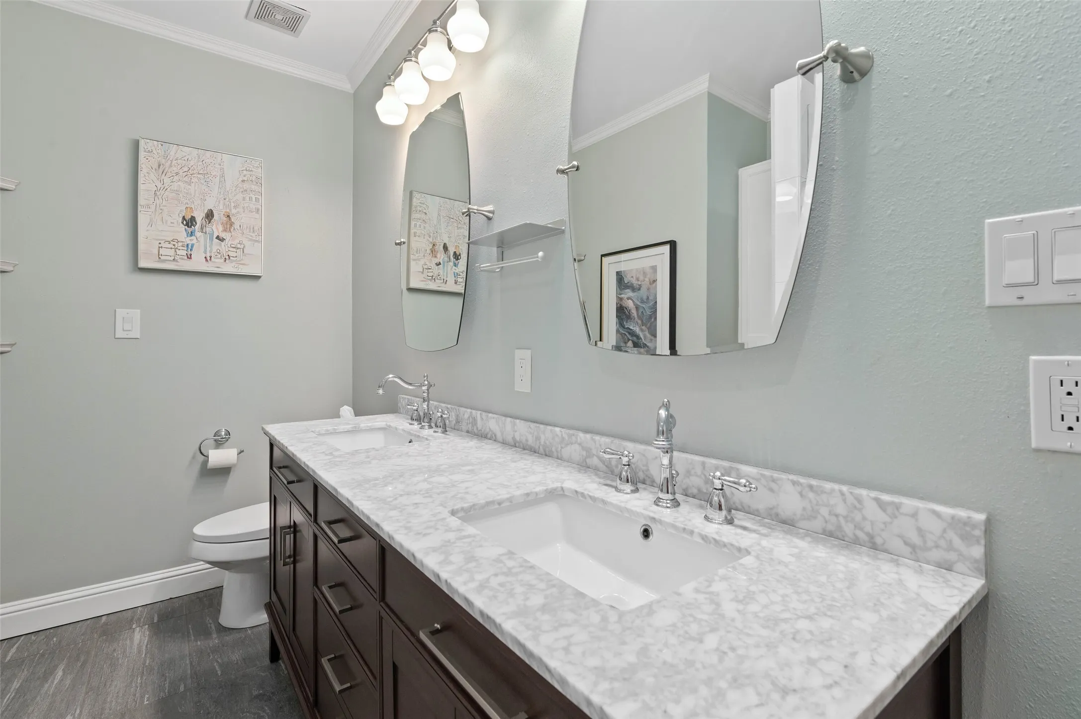 Condominium For Sale in Dallas County , 5609 Lindell Avenue 3, Dallas, Texas 75206, 2 Bedroom, 2 Bathroom, 2 Garage spaces, 1,596 Sqft, built in 2007, Preowned, mls#21212095, Real Estate Agent in Dallas, Homes For Sale in Dallas county, Homes For Sale in Dallas, Realtor in Dallas Texas, Real Estate Brokerage Independent Realty Texas, Luminita Cordes Realtor