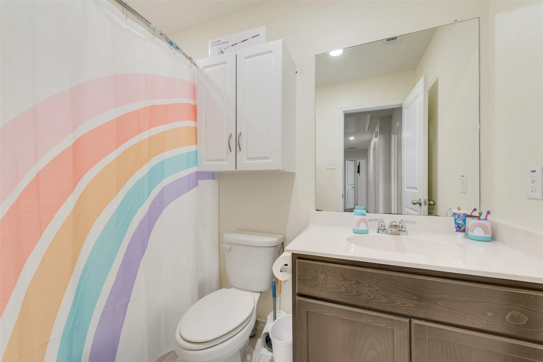 Single Family Residence For Sale in Rockwall County , 813 Horton Street, Fate, Texas 75189, 4 Bedroom, 3 Bathroom, 2 Garage spaces, 2,171 Sqft, built in 2019, Preowned, mls#21213153, Real Estate Agent in Fate, Homes For Sale in Rockwall county, Homes For Sale in Fate, Realtor in Fate Texas, Real Estate Brokerage Independent Realty Texas, Luminita Cordes Realtor