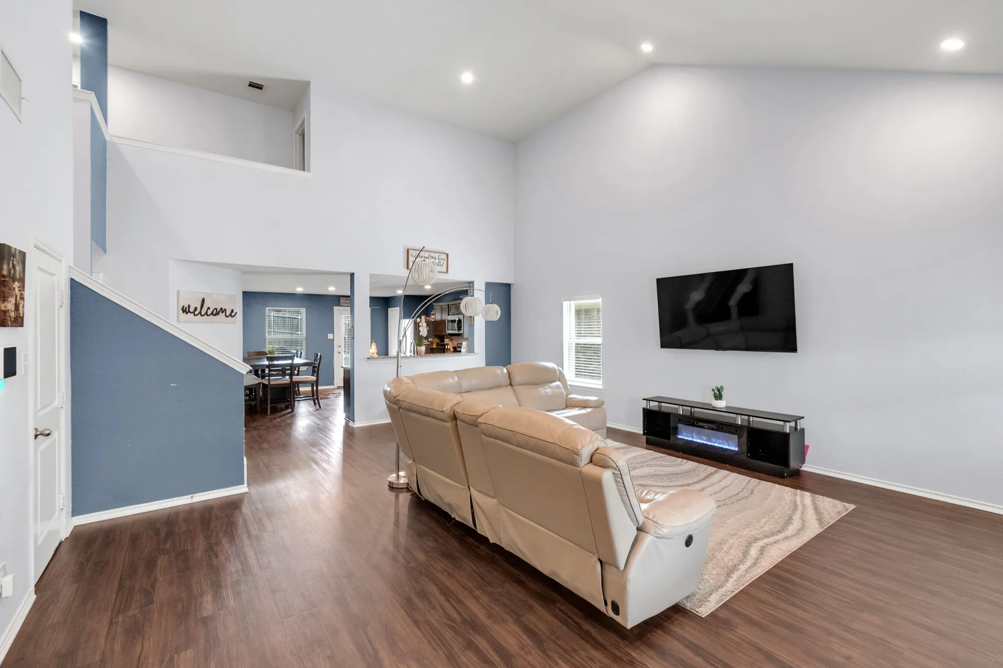 Single Family Residence For Sale in Rockwall County , 813 Horton Street, Fate, Texas 75189, 4 Bedroom, 3 Bathroom, 2 Garage spaces, 2,171 Sqft, built in 2019, Preowned, mls#21213153, Real Estate Agent in Fate, Homes For Sale in Rockwall county, Homes For Sale in Fate, Realtor in Fate Texas, Real Estate Brokerage Independent Realty Texas, Luminita Cordes Realtor