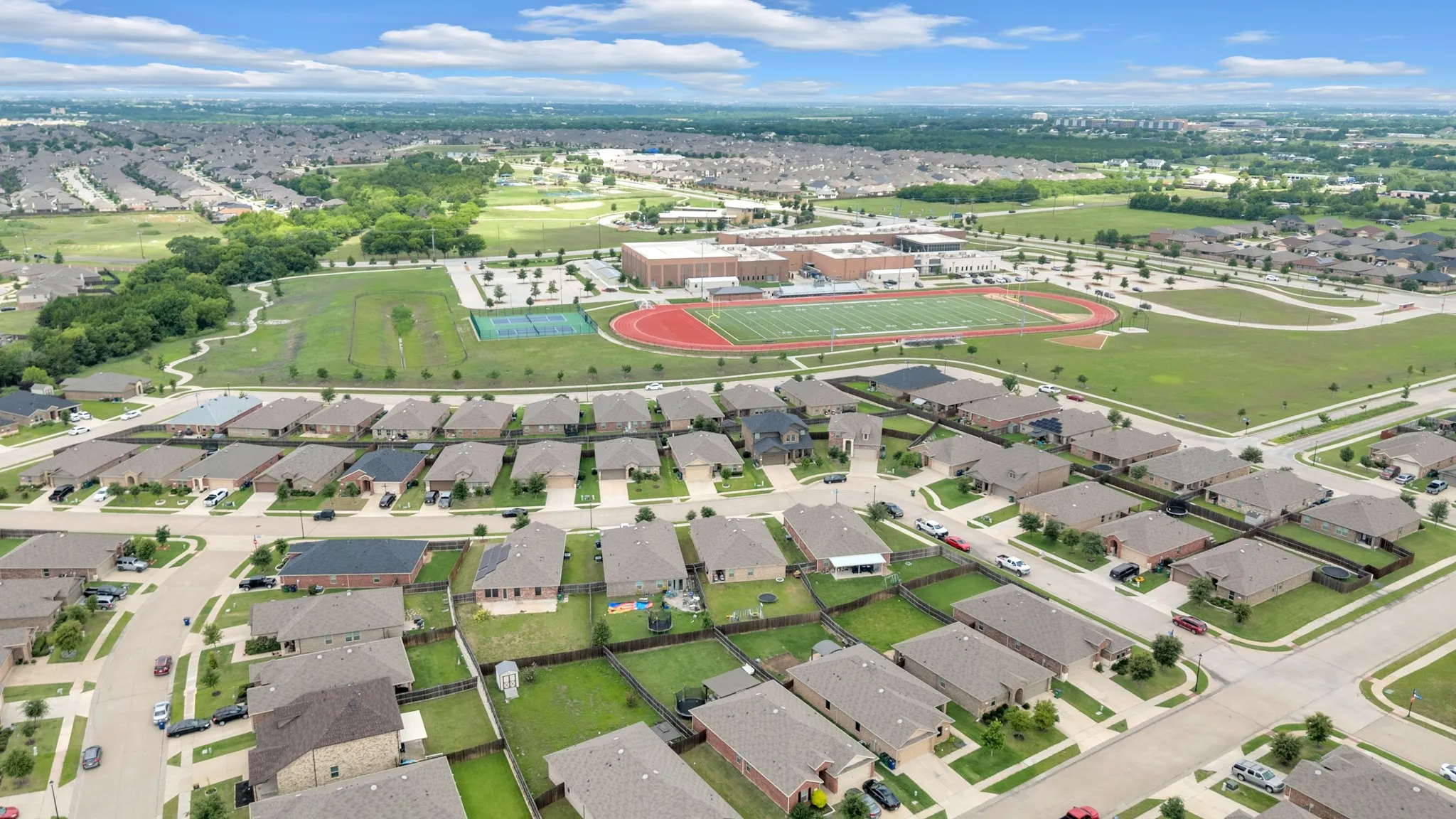 Single Family Residence For Sale in Rockwall County , 813 Horton Street, Fate, Texas 75189, 4 Bedroom, 3 Bathroom, 2 Garage spaces, 2,171 Sqft, built in 2019, Preowned, mls#21213153, Real Estate Agent in Fate, Homes For Sale in Rockwall county, Homes For Sale in Fate, Realtor in Fate Texas, Real Estate Brokerage Independent Realty Texas, Luminita Cordes Realtor