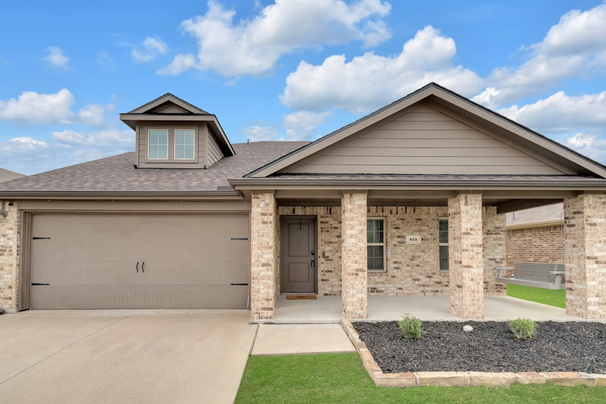 Single Family Residence For Sale in Rockwall County , 813 Horton Street, Fate, Texas 75189, 4 Bedroom, 3 Bathroom, 2 Garage spaces, 2,171 Sqft, built in 2019, Preowned, mls#21213153, Real Estate Agent in Fate, Homes For Sale in Rockwall county, Homes For Sale in Fate, Realtor in Fate Texas, Real Estate Brokerage Independent Realty Texas, Luminita Cordes Realtor