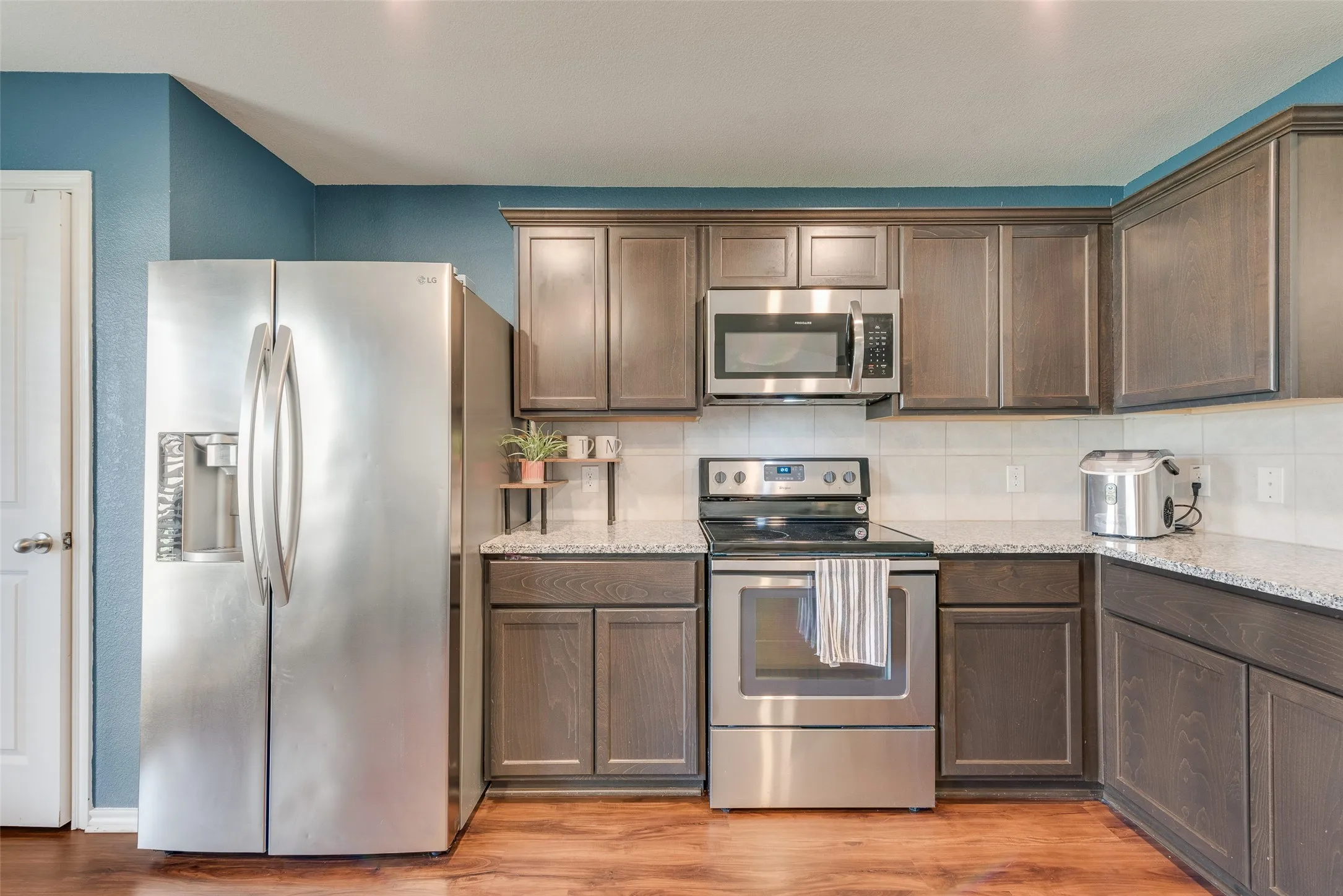 Single Family Residence For Sale in Rockwall County , 813 Horton Street, Fate, Texas 75189, 4 Bedroom, 3 Bathroom, 2 Garage spaces, 2,171 Sqft, built in 2019, Preowned, mls#21213153, Real Estate Agent in Fate, Homes For Sale in Rockwall county, Homes For Sale in Fate, Realtor in Fate Texas, Real Estate Brokerage Independent Realty Texas, Luminita Cordes Realtor