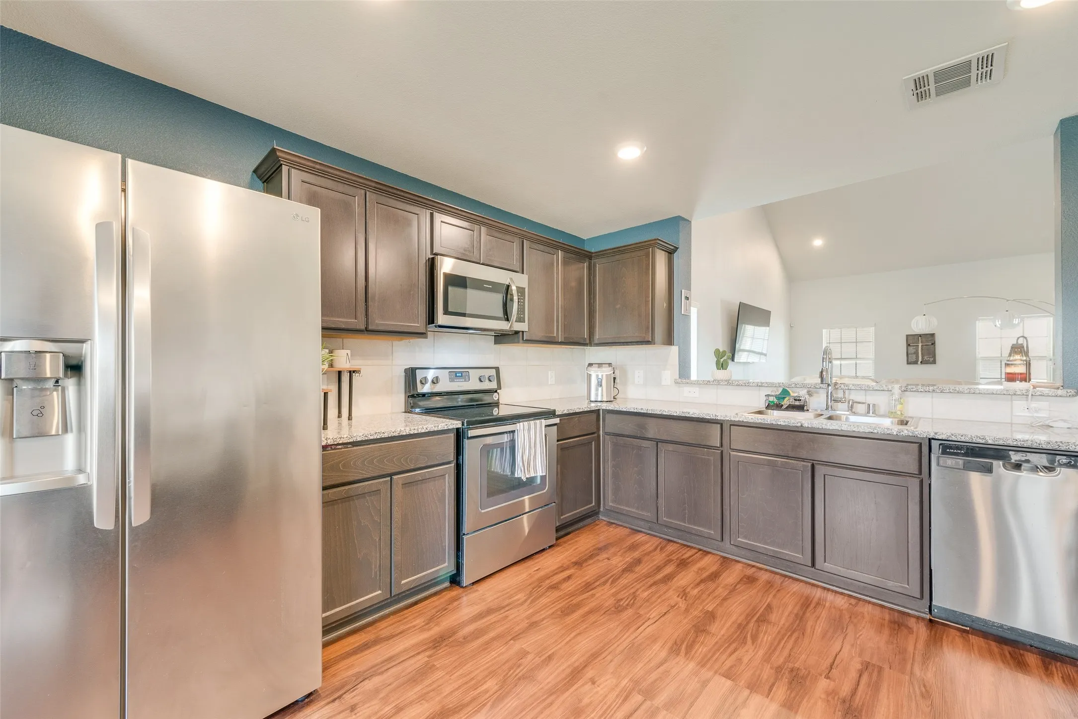 Single Family Residence For Sale in Rockwall County , 813 Horton Street, Fate, Texas 75189, 4 Bedroom, 3 Bathroom, 2 Garage spaces, 2,171 Sqft, built in 2019, Preowned, mls#21213153, Real Estate Agent in Fate, Homes For Sale in Rockwall county, Homes For Sale in Fate, Realtor in Fate Texas, Real Estate Brokerage Independent Realty Texas, Luminita Cordes Realtor