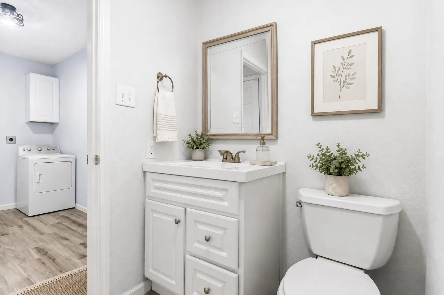 Single Family Residence For Sale in Parker County , 408 Canyon Trail Road, Weatherford, Texas 76087, 4 Bedroom, 3 Bathroom, 2 Garage spaces, 2,396 Sqft, built in 1978, Preowned, mls#21213032, Real Estate Agent in Weatherford, Homes For Sale in Parker county, Homes For Sale in Weatherford, Realtor in Weatherford Texas, Real Estate Brokerage Independent Realty Texas, Luminita Cordes Realtor