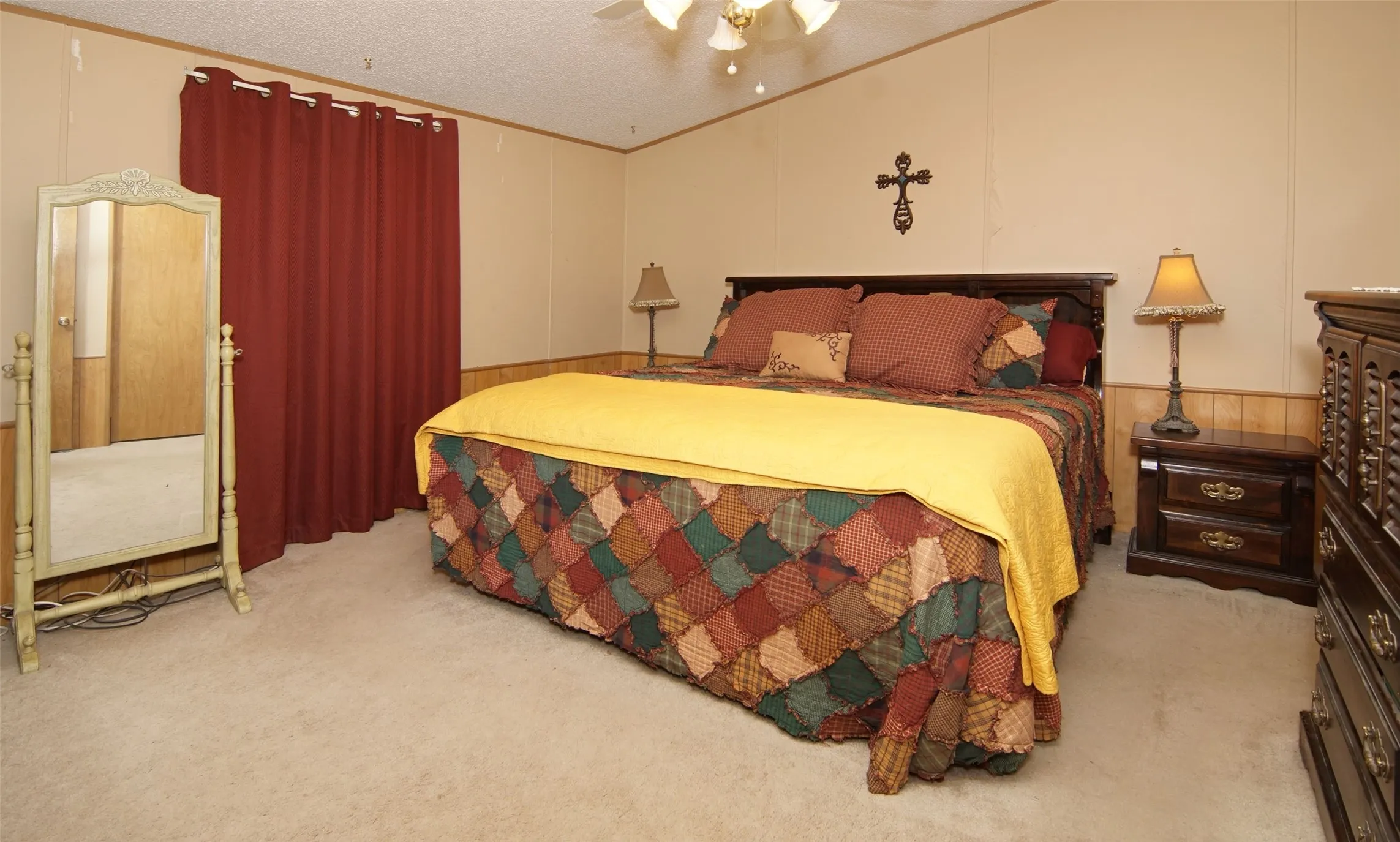 Manufactured Home For Sale in Palo Pinto County , 4812 Sunset Lane 36, Possum Kingdom Lake, Texas 76450, 3 Bedroom, 2 Bathroom, 2 Garage spaces, 1,456 Sqft, built in 1984, Preowned, mls#21212772, Real Estate Agent in Possum Kingdom Lake, Homes For Sale in Palo Pinto county, Homes For Sale in Possum Kingdom Lake, Realtor in Possum Kingdom Lake Texas, Real Estate Brokerage Independent Realty Texas, Luminita Cordes Realtor