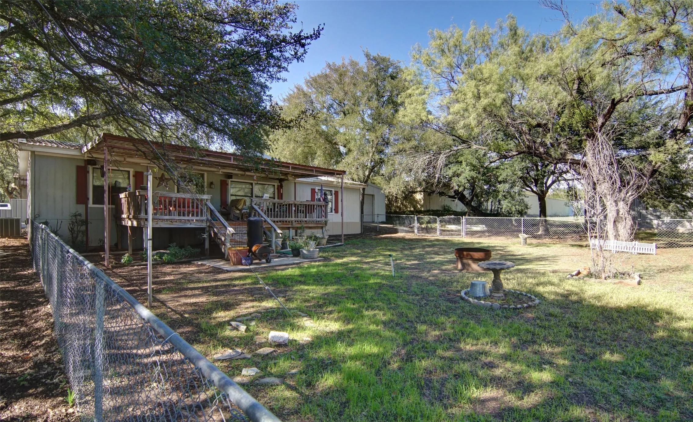 Manufactured Home For Sale in Palo Pinto County , 4812 Sunset Lane 36, Possum Kingdom Lake, Texas 76450, 3 Bedroom, 2 Bathroom, 2 Garage spaces, 1,456 Sqft, built in 1984, Preowned, mls#21212772, Real Estate Agent in Possum Kingdom Lake, Homes For Sale in Palo Pinto county, Homes For Sale in Possum Kingdom Lake, Realtor in Possum Kingdom Lake Texas, Real Estate Brokerage Independent Realty Texas, Luminita Cordes Realtor