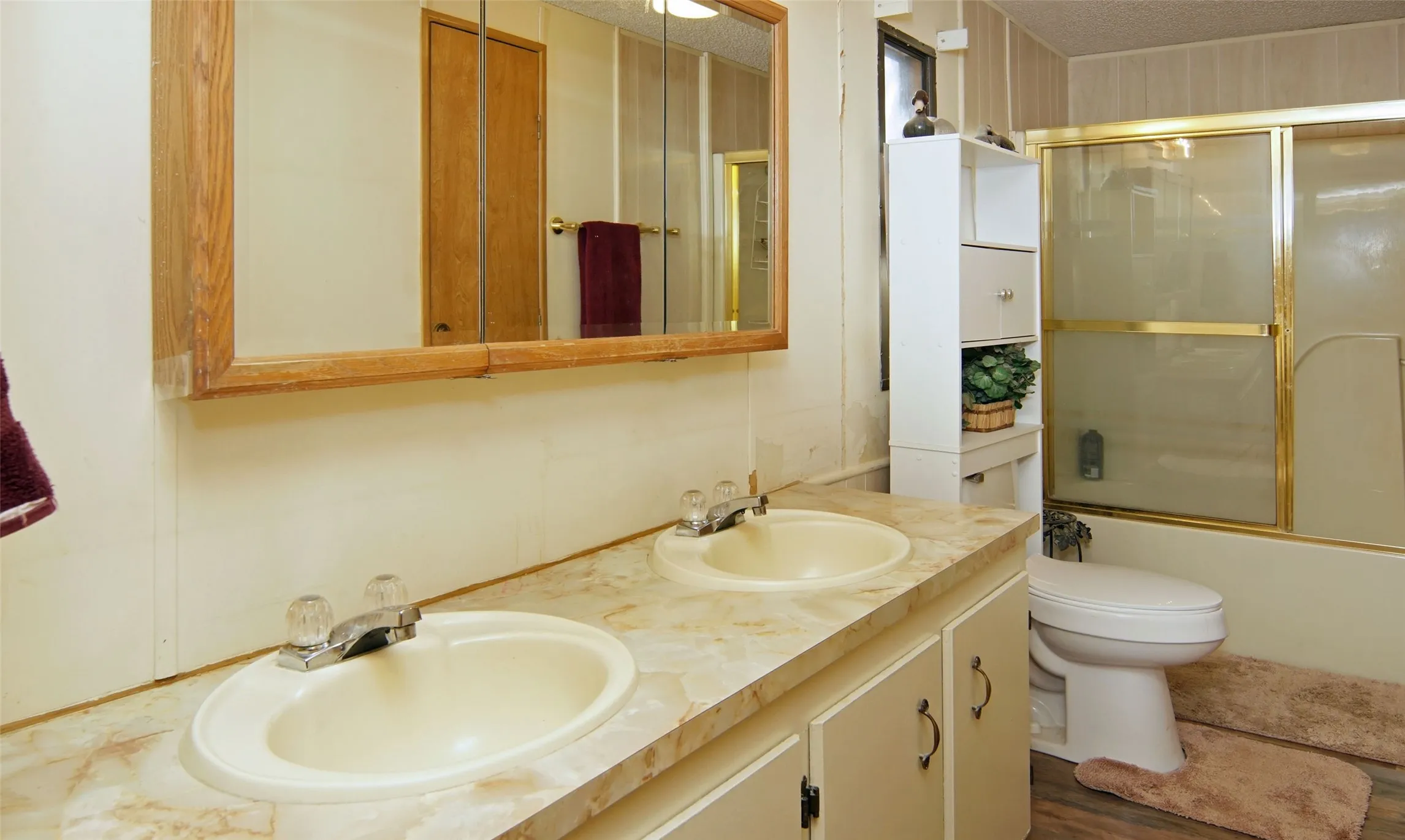 Manufactured Home For Sale in Palo Pinto County , 4812 Sunset Lane 36, Possum Kingdom Lake, Texas 76450, 3 Bedroom, 2 Bathroom, 2 Garage spaces, 1,456 Sqft, built in 1984, Preowned, mls#21212772, Real Estate Agent in Possum Kingdom Lake, Homes For Sale in Palo Pinto county, Homes For Sale in Possum Kingdom Lake, Realtor in Possum Kingdom Lake Texas, Real Estate Brokerage Independent Realty Texas, Luminita Cordes Realtor