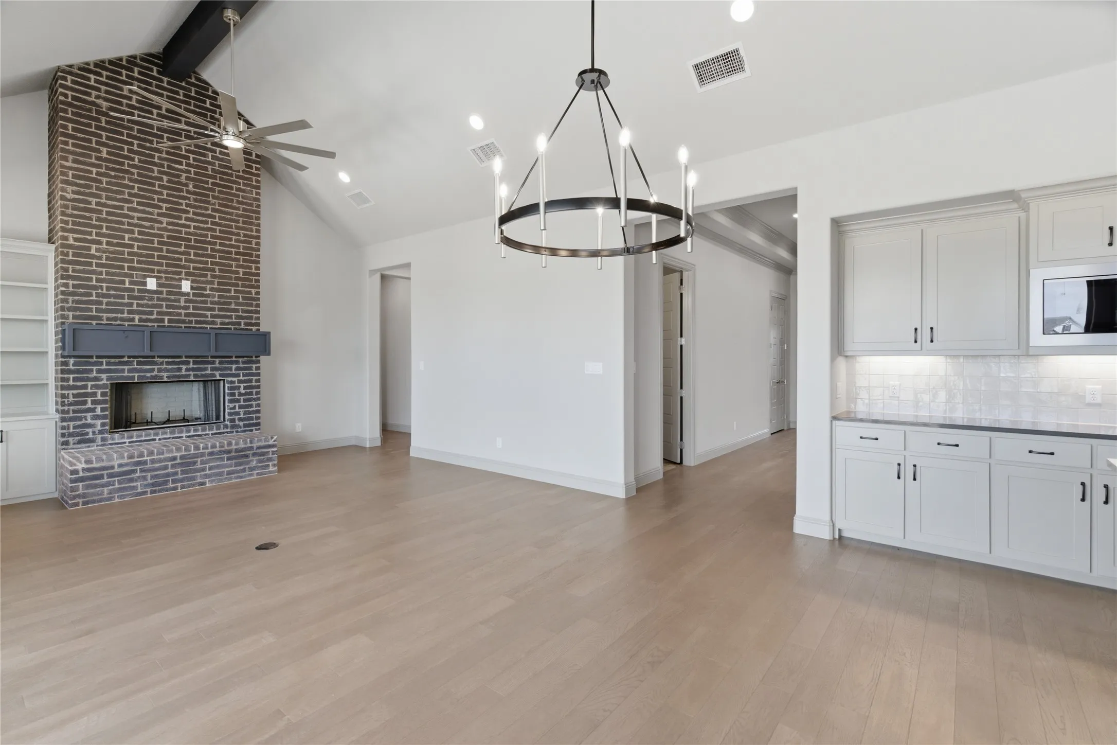 Single Family Residence For Sale in Wise County , 199 Springfield Street, New Fairview, Texas 76078, 4 Bedroom, 4 Bathroom, 3 Garage spaces, 3,009 Sqft, built in 2026, New Construction - Incomplete, mls#21200967, Real Estate Agent in New Fairview, Homes For Sale in Wise county, Homes For Sale in New Fairview, Realtor in New Fairview Texas, Real Estate Brokerage Independent Realty Texas, Luminita Cordes Realtor