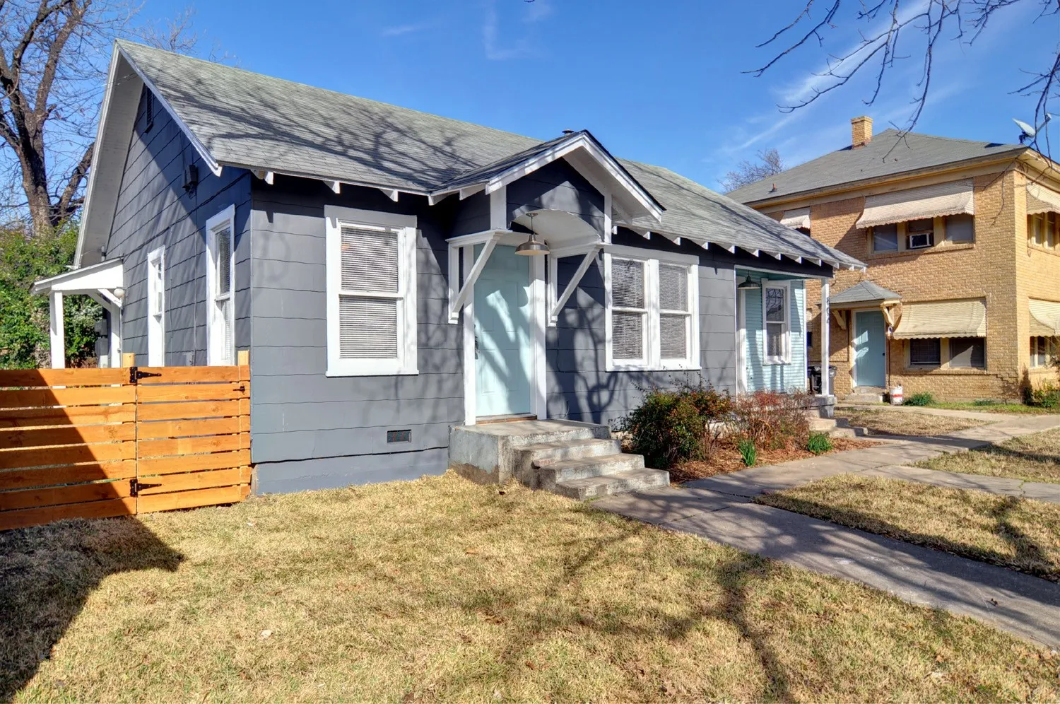 Triplex For Sale in Tarrant County , 2844 Travis Avenue, Fort Worth, Texas 76110, 6 Bedroom, 4 Bathroom, Garage spaces, 3,632 Sqft, built in 1922, mls#21205127, Real Estate Agent in Fort Worth, Homes For Sale in Tarrant county, Homes For Sale in Fort Worth, Realtor in Fort Worth Texas, Real Estate Brokerage Independent Realty Texas, Luminita Cordes Realtor