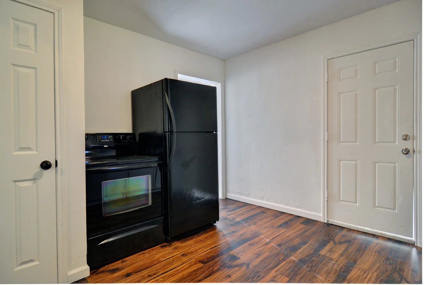 Triplex For Sale in Tarrant County , 2844 Travis Avenue, Fort Worth, Texas 76110, 6 Bedroom, 4 Bathroom, Garage spaces, 3,632 Sqft, built in 1922, mls#21205127, Real Estate Agent in Fort Worth, Homes For Sale in Tarrant county, Homes For Sale in Fort Worth, Realtor in Fort Worth Texas, Real Estate Brokerage Independent Realty Texas, Luminita Cordes Realtor