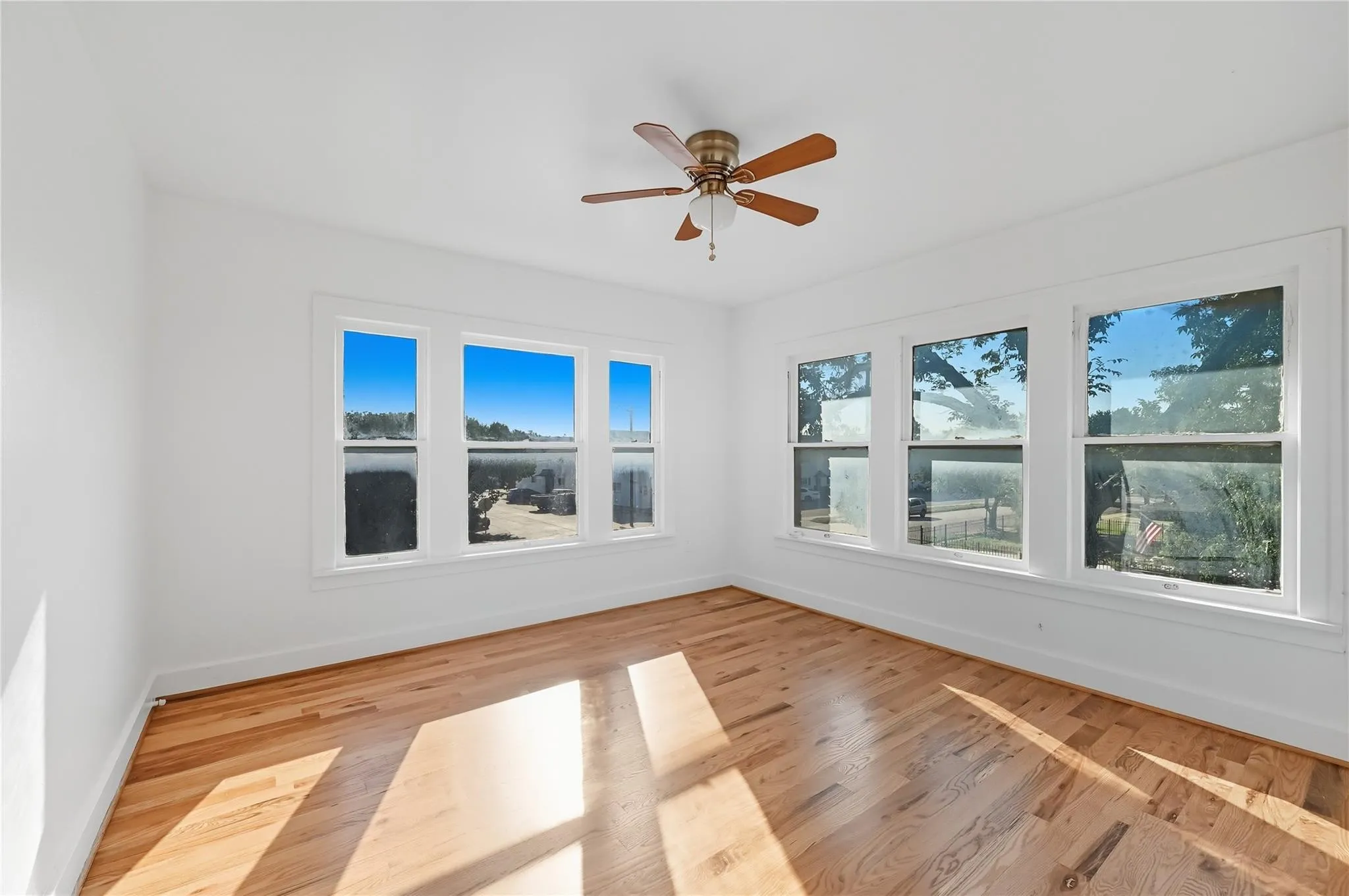 Triplex For Sale in Tarrant County , 2844 Travis Avenue, Fort Worth, Texas 76110, 6 Bedroom, 4 Bathroom, Garage spaces, 3,632 Sqft, built in 1922, mls#21205127, Real Estate Agent in Fort Worth, Homes For Sale in Tarrant county, Homes For Sale in Fort Worth, Realtor in Fort Worth Texas, Real Estate Brokerage Independent Realty Texas, Luminita Cordes Realtor
