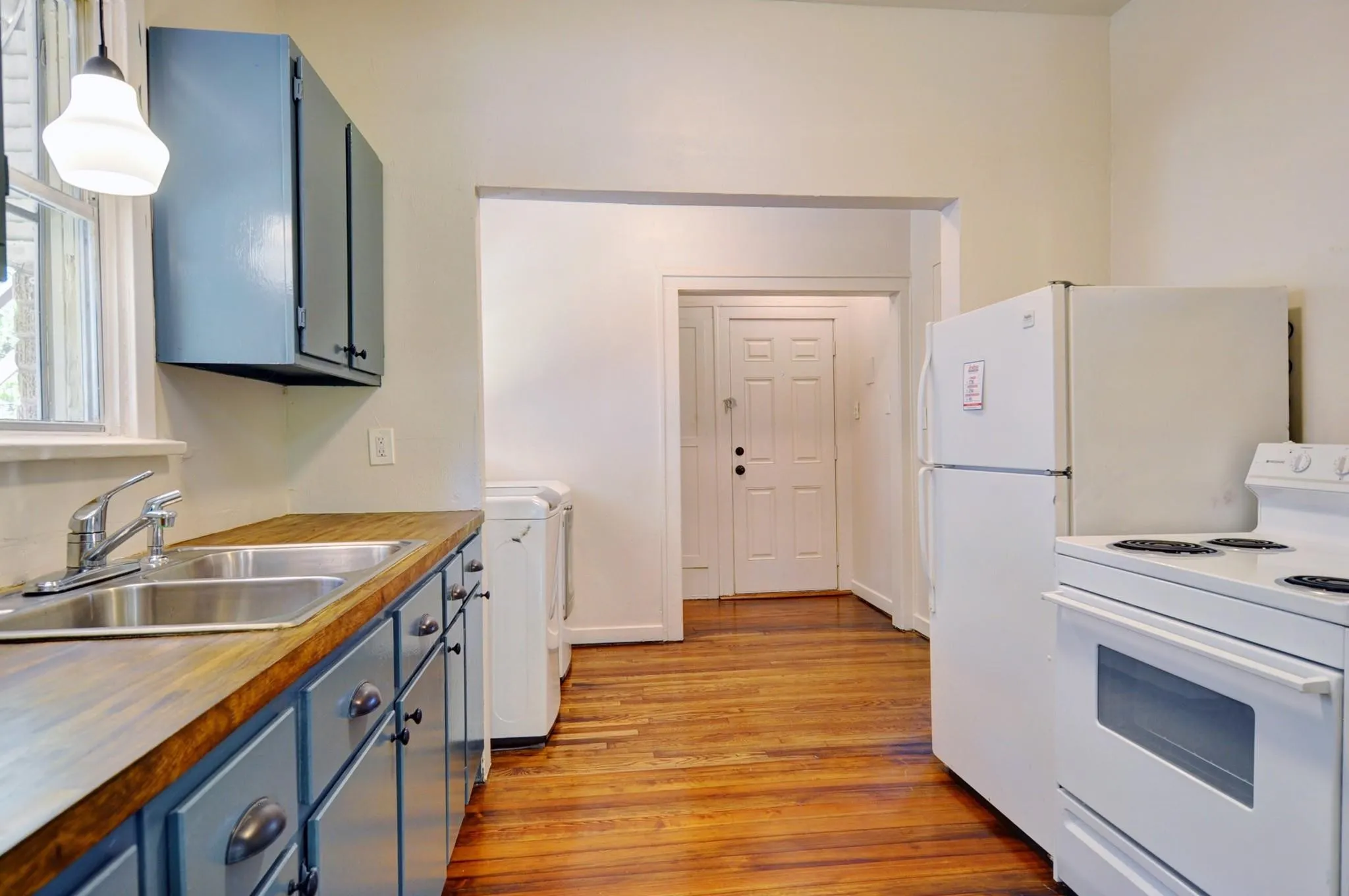 Triplex For Sale in Tarrant County , 2844 Travis Avenue, Fort Worth, Texas 76110, 6 Bedroom, 4 Bathroom, Garage spaces, 3,632 Sqft, built in 1922, mls#21205127, Real Estate Agent in Fort Worth, Homes For Sale in Tarrant county, Homes For Sale in Fort Worth, Realtor in Fort Worth Texas, Real Estate Brokerage Independent Realty Texas, Luminita Cordes Realtor
