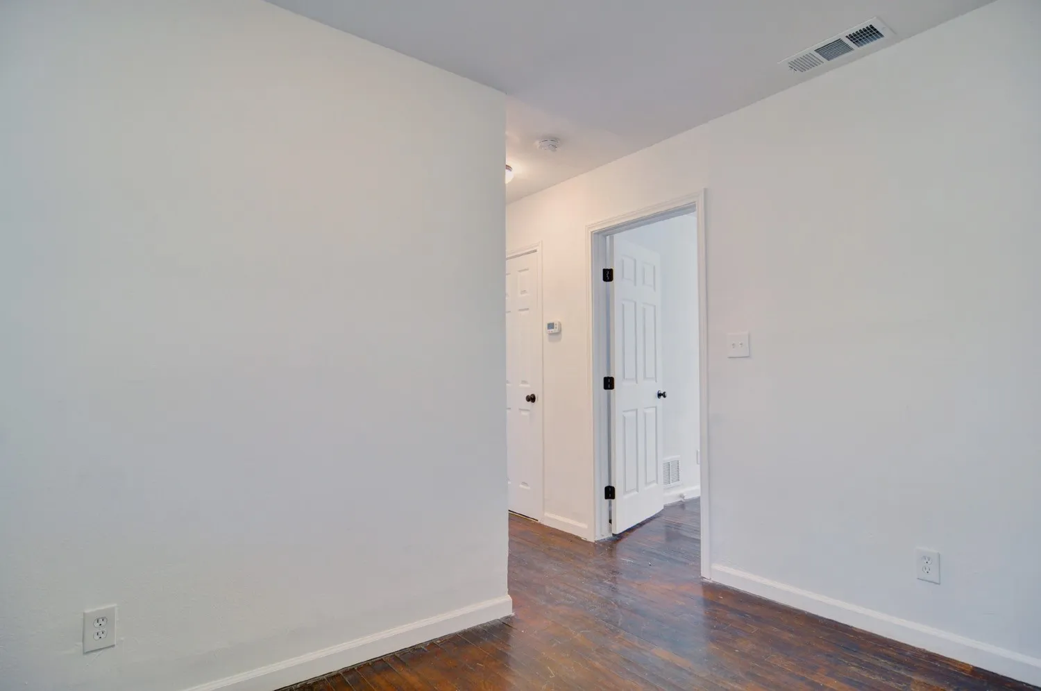 Triplex For Sale in Tarrant County , 2844 Travis Avenue, Fort Worth, Texas 76110, 6 Bedroom, 4 Bathroom, Garage spaces, 3,632 Sqft, built in 1922, mls#21205127, Real Estate Agent in Fort Worth, Homes For Sale in Tarrant county, Homes For Sale in Fort Worth, Realtor in Fort Worth Texas, Real Estate Brokerage Independent Realty Texas, Luminita Cordes Realtor