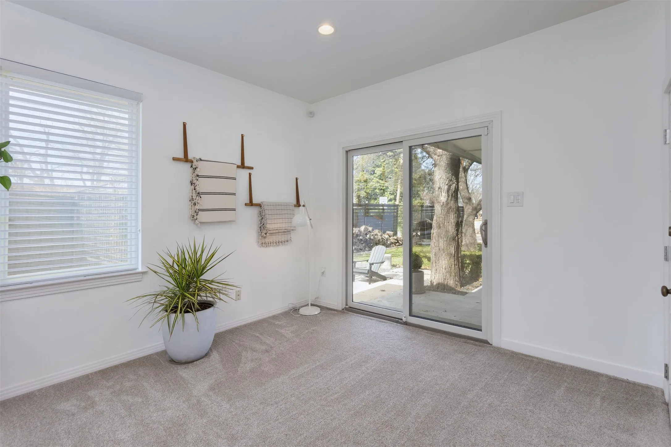 Single Family Residence For Sale in Collin County , 1812 Carol Street, Mc Kinney, Texas 75069, 3 Bedroom, 2 Bathroom, 1 Garage spaces, 2,210 Sqft, built in 1953, mls#21213233, Real Estate Agent in Mc Kinney, Homes For Sale in Collin county, Homes For Sale in Mc Kinney, Realtor in Mc Kinney Texas, Real Estate Brokerage Independent Realty Texas, Luminita Cordes Realtor