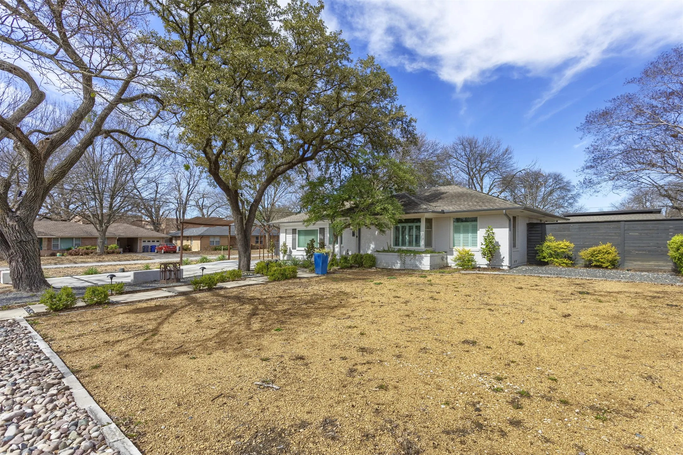 Single Family Residence For Sale in Collin County , 1812 Carol Street, Mc Kinney, Texas 75069, 3 Bedroom, 2 Bathroom, 1 Garage spaces, 2,210 Sqft, built in 1953, mls#21213233, Real Estate Agent in Mc Kinney, Homes For Sale in Collin county, Homes For Sale in Mc Kinney, Realtor in Mc Kinney Texas, Real Estate Brokerage Independent Realty Texas, Luminita Cordes Realtor