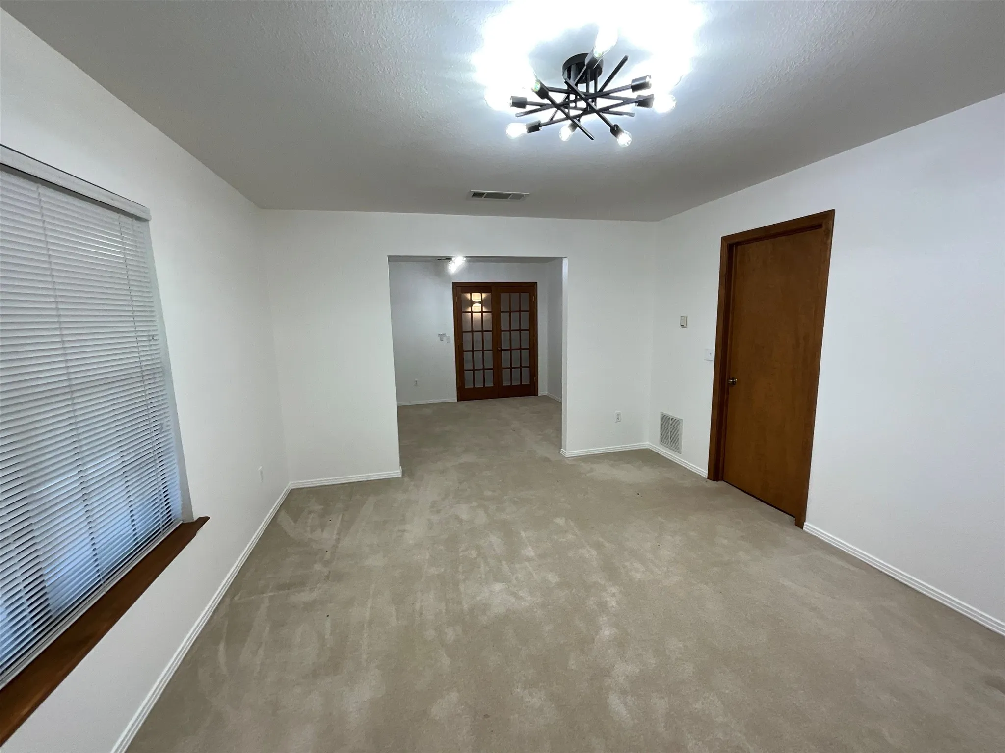 Single Family Residence For Sale in Hamilton County , 999 W Boynton st, Hamilton, Texas 76531, 4 Bedrooms, 4 Bathrooms, 2 Garage spaces, 2,689 Sqft, built in 1996, Price $695,000, mls#21213284, Real Estate Agent in Hamilton, Homes For Sale in Hamilton county, Homes For Sale in Hamilton, Realtor in Hamilton Texas, Real Estate Brokerage Independent Realty Texas, Luminita Cordes Realtor