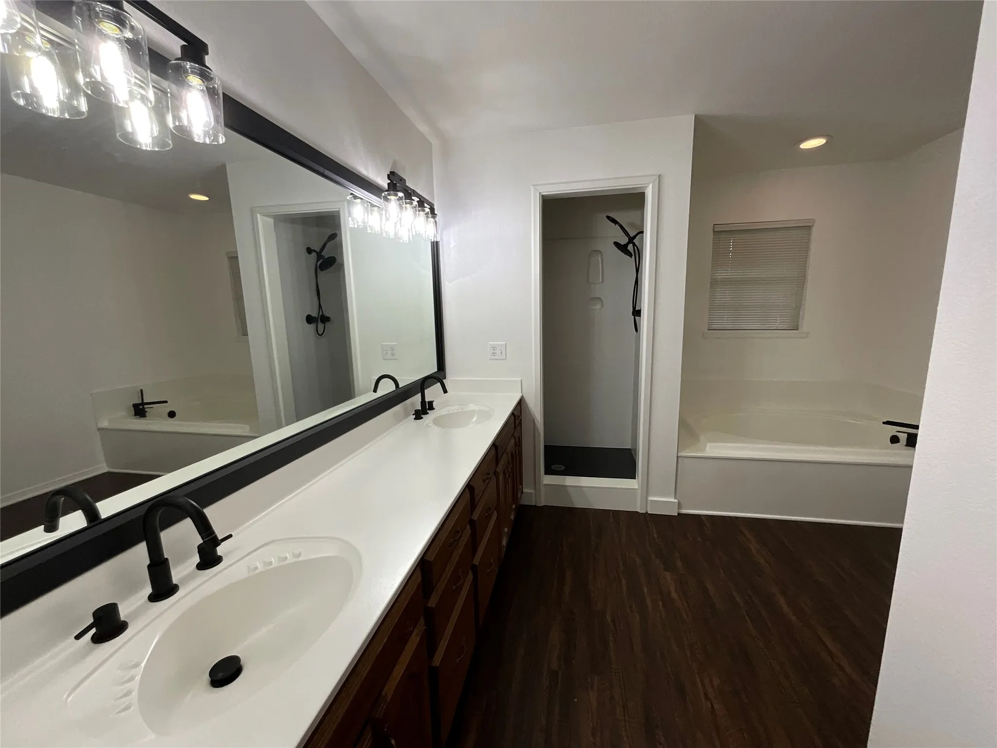Single Family Residence For Sale in Hamilton County , 999 W Boynton st, Hamilton, Texas 76531, 4 Bedrooms, 4 Bathrooms, 2 Garage spaces, 2,689 Sqft, built in 1996, Price $695,000, mls#21213284, Real Estate Agent in Hamilton, Homes For Sale in Hamilton county, Homes For Sale in Hamilton, Realtor in Hamilton Texas, Real Estate Brokerage Independent Realty Texas, Luminita Cordes Realtor