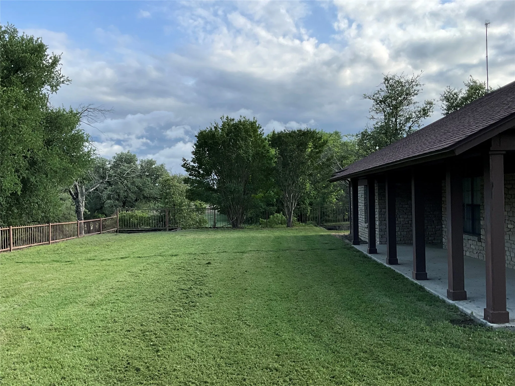 Single Family Residence For Sale in Hamilton County , 999 W Boynton st, Hamilton, Texas 76531, 4 Bedrooms, 4 Bathrooms, 2 Garage spaces, 2,689 Sqft, built in 1996, Price $695,000, mls#21213284, Real Estate Agent in Hamilton, Homes For Sale in Hamilton county, Homes For Sale in Hamilton, Realtor in Hamilton Texas, Real Estate Brokerage Independent Realty Texas, Luminita Cordes Realtor