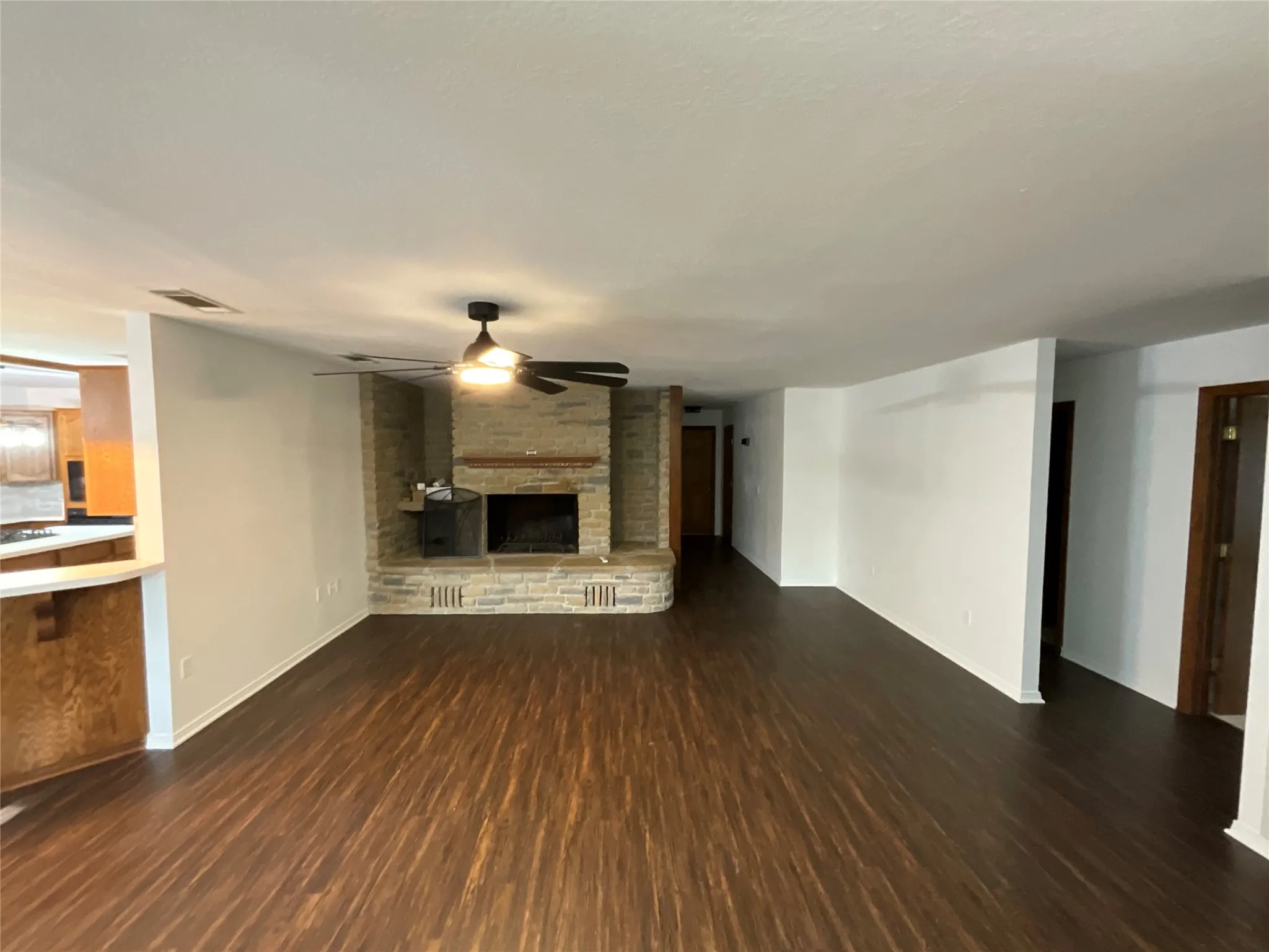 Single Family Residence For Sale in Hamilton County , 999 W Boynton st, Hamilton, Texas 76531, 4 Bedrooms, 4 Bathrooms, 2 Garage spaces, 2,689 Sqft, built in 1996, Price $695,000, mls#21213284, Real Estate Agent in Hamilton, Homes For Sale in Hamilton county, Homes For Sale in Hamilton, Realtor in Hamilton Texas, Real Estate Brokerage Independent Realty Texas, Luminita Cordes Realtor