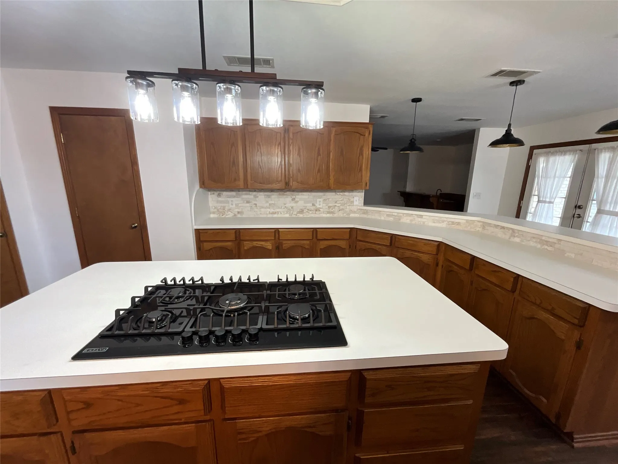 Single Family Residence For Sale in Hamilton County , 999 W Boynton st, Hamilton, Texas 76531, 4 Bedrooms, 4 Bathrooms, 2 Garage spaces, 2,689 Sqft, built in 1996, Price $695,000, mls#21213284, Real Estate Agent in Hamilton, Homes For Sale in Hamilton county, Homes For Sale in Hamilton, Realtor in Hamilton Texas, Real Estate Brokerage Independent Realty Texas, Luminita Cordes Realtor
