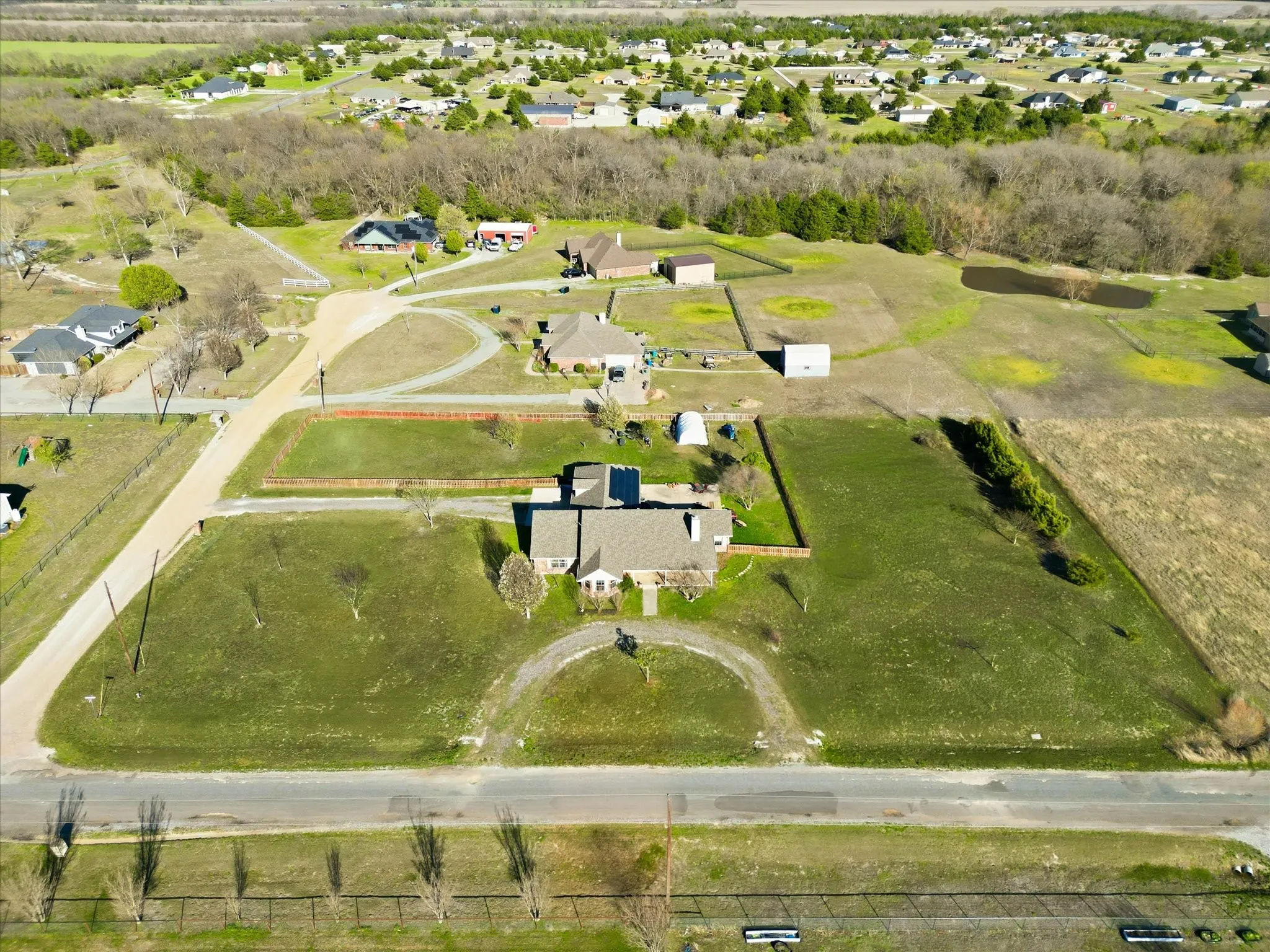 Single Family Residence For Sale in Fannin County , 112 Harli Drive, Trenton, Texas 75490, 3 Bedroom, 2 Bathroom, 2 Garage spaces, 2,054 Sqft, built in 2005, mls#21209955, Real Estate Agent in Trenton, Homes For Sale in Fannin county, Homes For Sale in Trenton, Realtor in Trenton Texas, Real Estate Brokerage Independent Realty Texas, Luminita Cordes Realtor