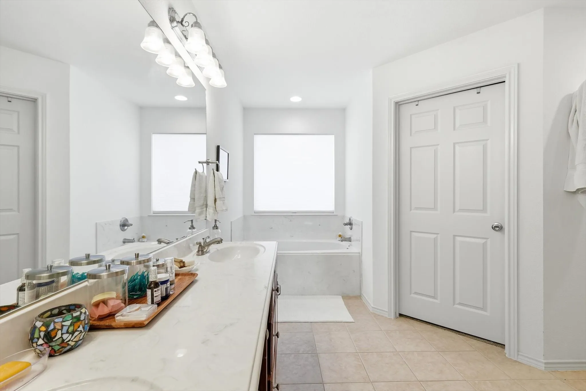 Single Family Residence For Sale in Fannin County , 112 Harli Drive, Trenton, Texas 75490, 3 Bedroom, 2 Bathroom, 2 Garage spaces, 2,054 Sqft, built in 2005, mls#21209955, Real Estate Agent in Trenton, Homes For Sale in Fannin county, Homes For Sale in Trenton, Realtor in Trenton Texas, Real Estate Brokerage Independent Realty Texas, Luminita Cordes Realtor
