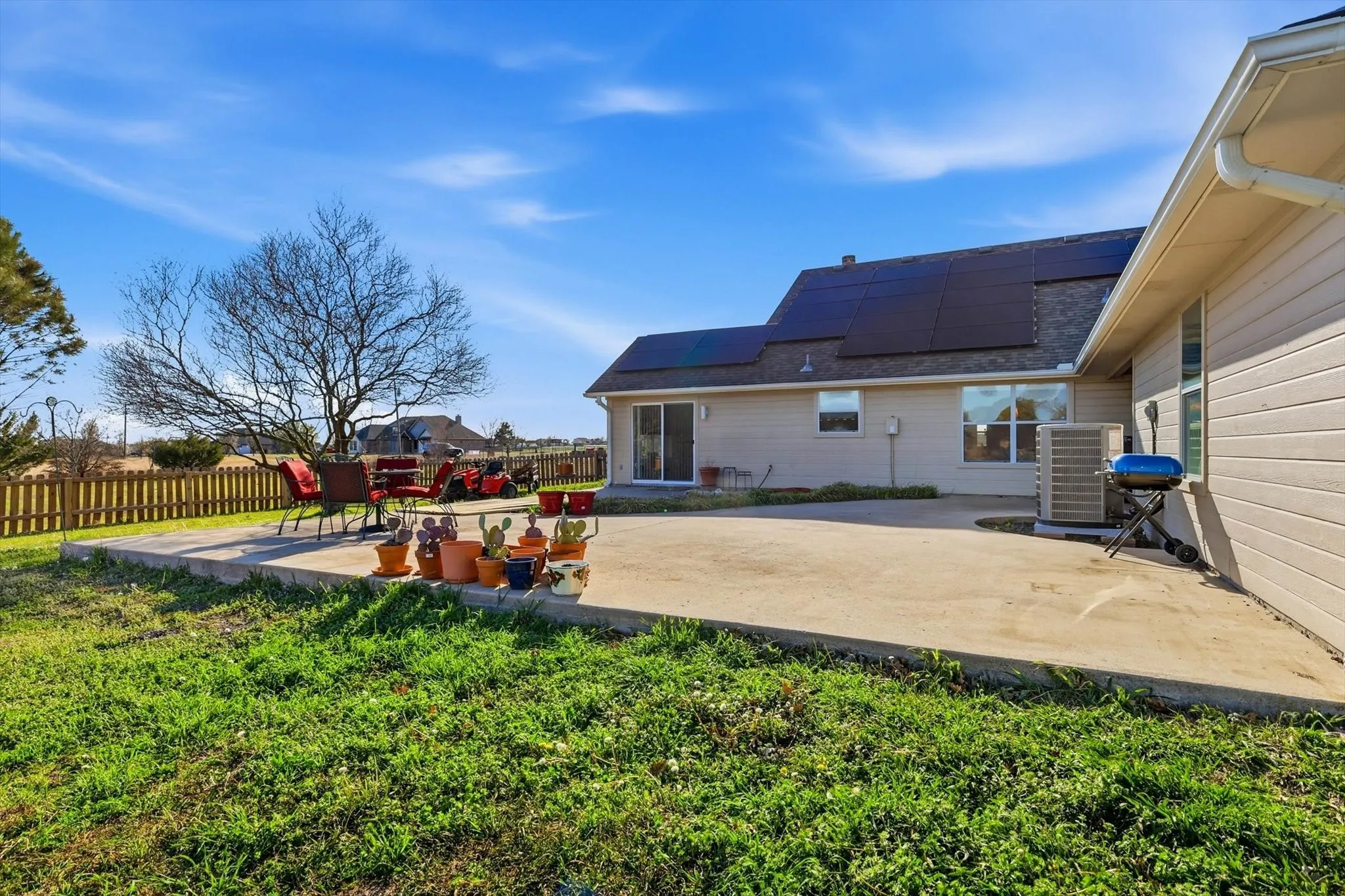 Single Family Residence For Sale in Fannin County , 112 Harli Drive, Trenton, Texas 75490, 3 Bedroom, 2 Bathroom, 2 Garage spaces, 2,054 Sqft, built in 2005, mls#21209955, Real Estate Agent in Trenton, Homes For Sale in Fannin county, Homes For Sale in Trenton, Realtor in Trenton Texas, Real Estate Brokerage Independent Realty Texas, Luminita Cordes Realtor
