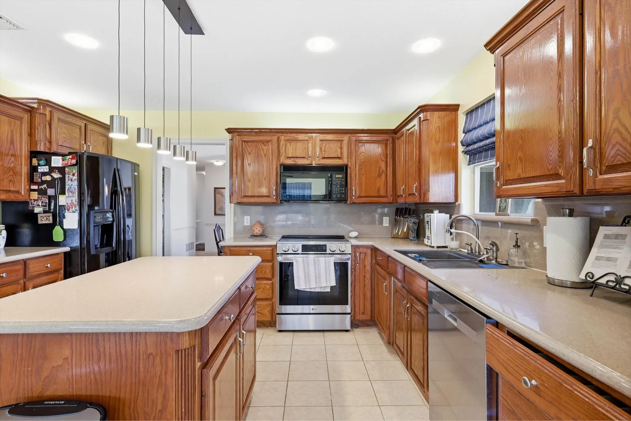 Single Family Residence For Sale in Fannin County , 112 Harli Drive, Trenton, Texas 75490, 3 Bedroom, 2 Bathroom, 2 Garage spaces, 2,054 Sqft, built in 2005, mls#21209955, Real Estate Agent in Trenton, Homes For Sale in Fannin county, Homes For Sale in Trenton, Realtor in Trenton Texas, Real Estate Brokerage Independent Realty Texas, Luminita Cordes Realtor