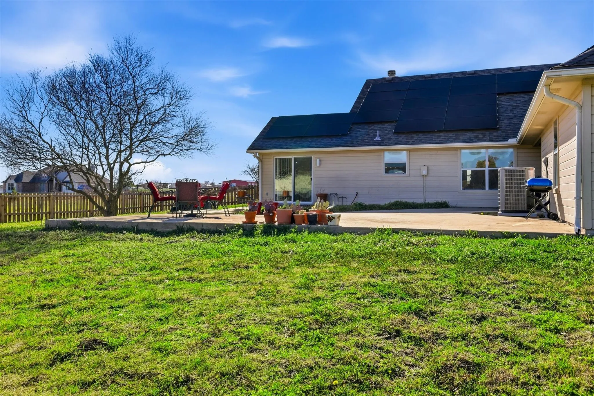 Single Family Residence For Sale in Fannin County , 112 Harli Drive, Trenton, Texas 75490, 3 Bedroom, 2 Bathroom, 2 Garage spaces, 2,054 Sqft, built in 2005, mls#21209955, Real Estate Agent in Trenton, Homes For Sale in Fannin county, Homes For Sale in Trenton, Realtor in Trenton Texas, Real Estate Brokerage Independent Realty Texas, Luminita Cordes Realtor