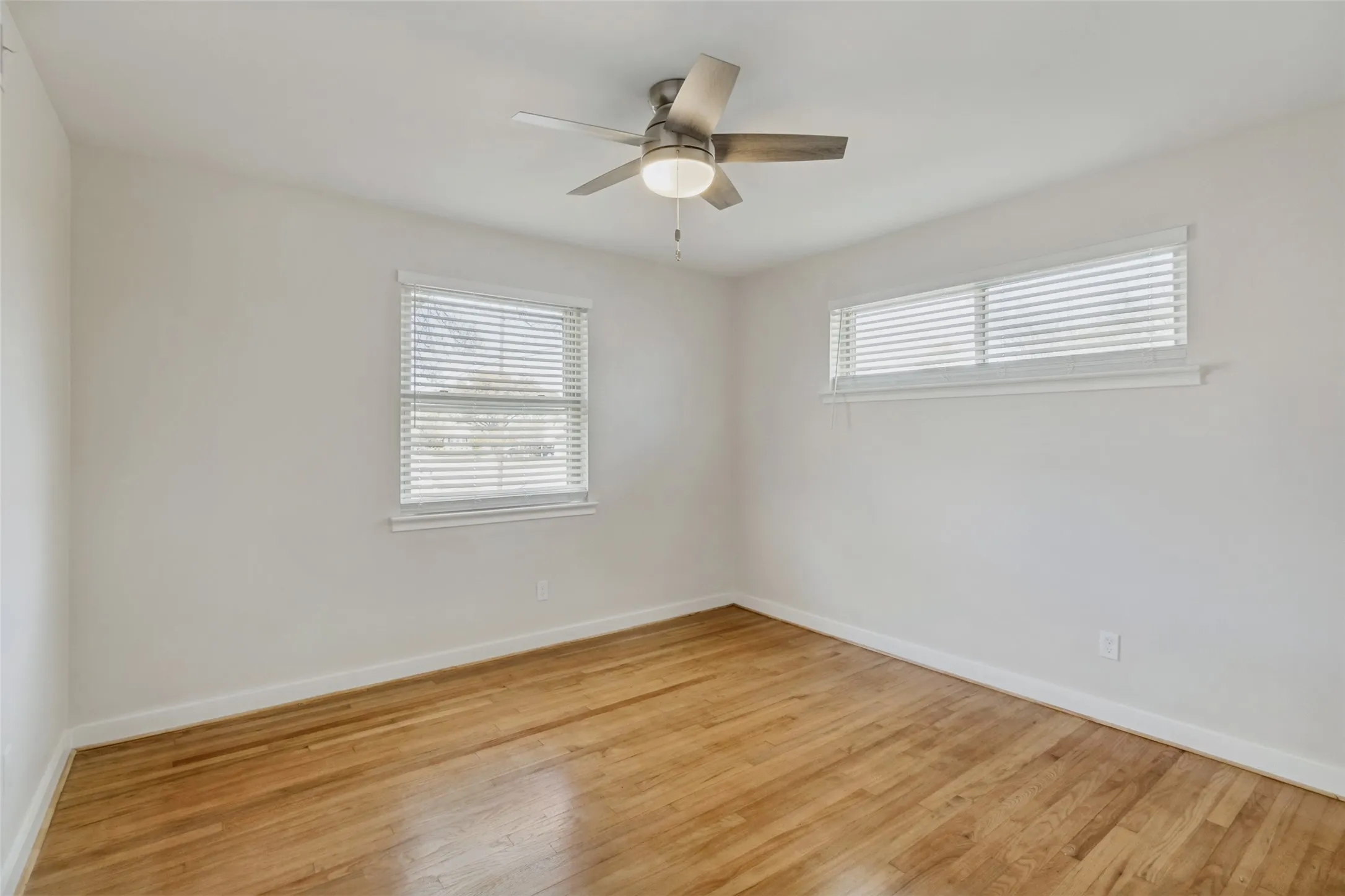 Single Family Residence For Sale in Dallas County , 8494 Swift Avenue, Dallas, Texas 75228, 3 Bedroom, 2 Bathroom, 2 Garage spaces, 1,837 Sqft, built in 1962, mls#21213121, Real Estate Agent in Dallas, Homes For Sale in Dallas county, Homes For Sale in Dallas, Realtor in Dallas Texas, Real Estate Brokerage Independent Realty Texas, Luminita Cordes Realtor