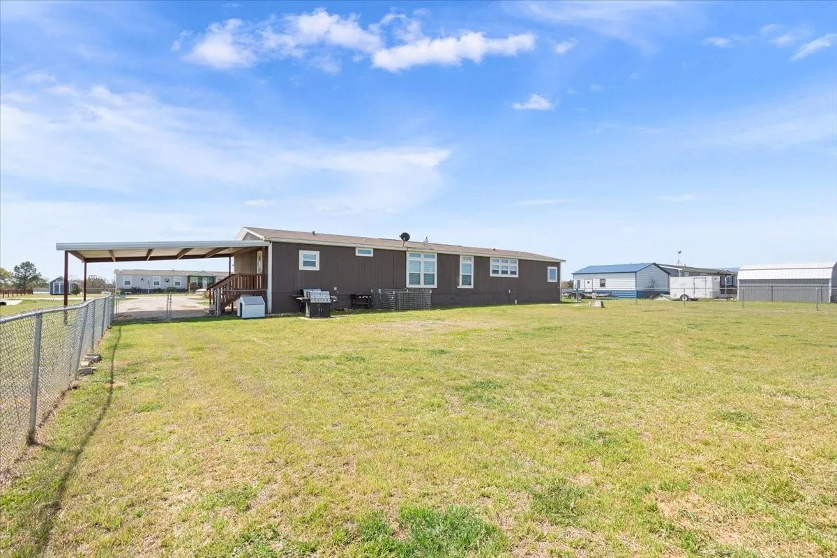 Mobile Home For Sale in Mc Lennan County , 230 Rio Rim Road, Gholson, Texas 76705, 4 Bedroom, 2 Bathroom, Garage spaces, 1,976 Sqft, built in 2018, mls#21213328, Real Estate Agent in Gholson, Homes For Sale in Mc Lennan county, Homes For Sale in Gholson, Realtor in Gholson Texas, Real Estate Brokerage Independent Realty Texas, Luminita Cordes Realtor