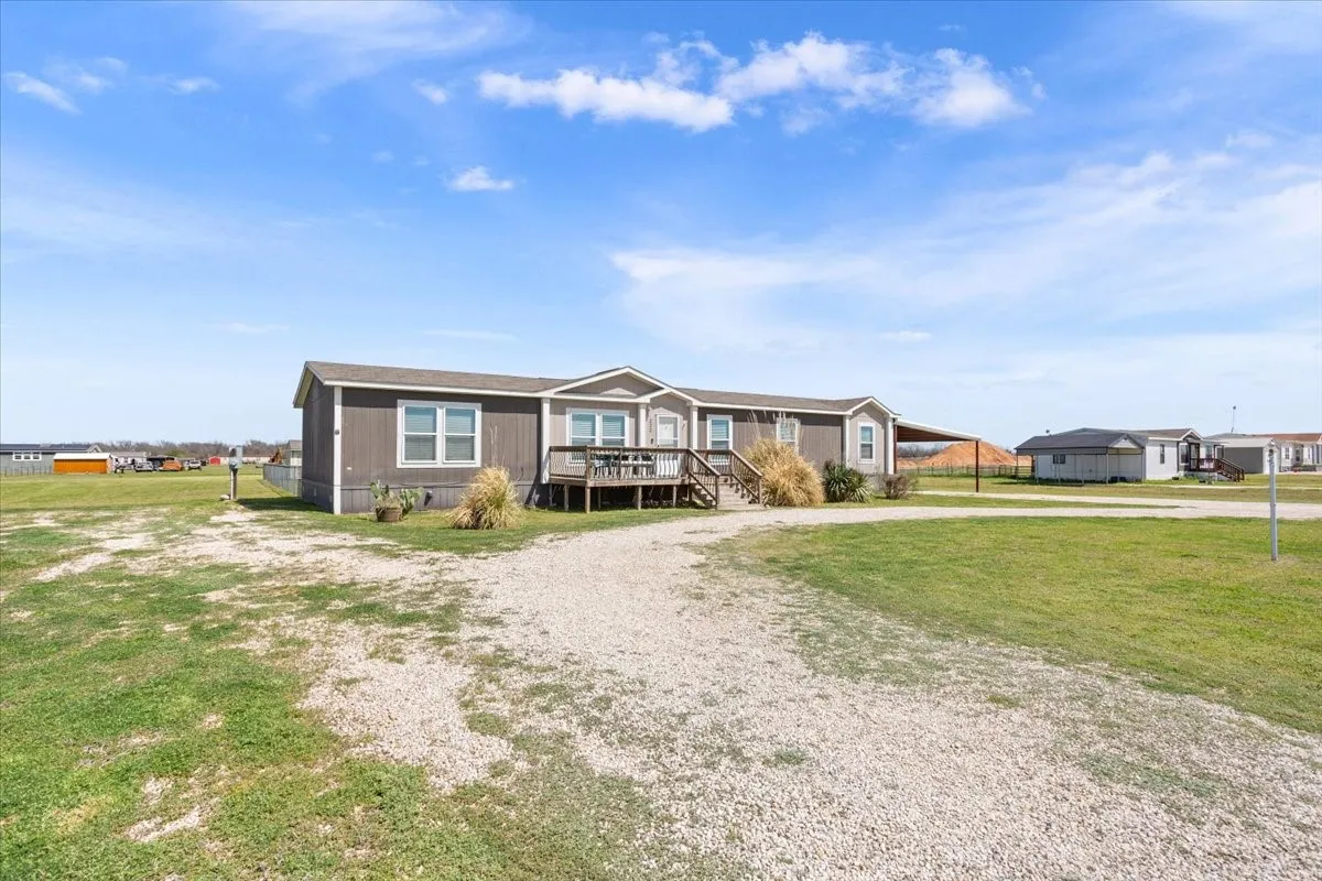 Mobile Home For Sale in Mc Lennan County , 230 Rio Rim Road, Gholson, Texas 76705, 4 Bedroom, 2 Bathroom, Garage spaces, 1,976 Sqft, built in 2018, mls#21213328, Real Estate Agent in Gholson, Homes For Sale in Mc Lennan county, Homes For Sale in Gholson, Realtor in Gholson Texas, Real Estate Brokerage Independent Realty Texas, Luminita Cordes Realtor