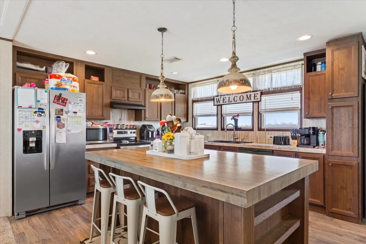 Mobile Home For Sale in Mc Lennan County , 230 Rio Rim Road, Gholson, Texas 76705, 4 Bedroom, 2 Bathroom, Garage spaces, 1,976 Sqft, built in 2018, mls#21213328, Real Estate Agent in Gholson, Homes For Sale in Mc Lennan county, Homes For Sale in Gholson, Realtor in Gholson Texas, Real Estate Brokerage Independent Realty Texas, Luminita Cordes Realtor