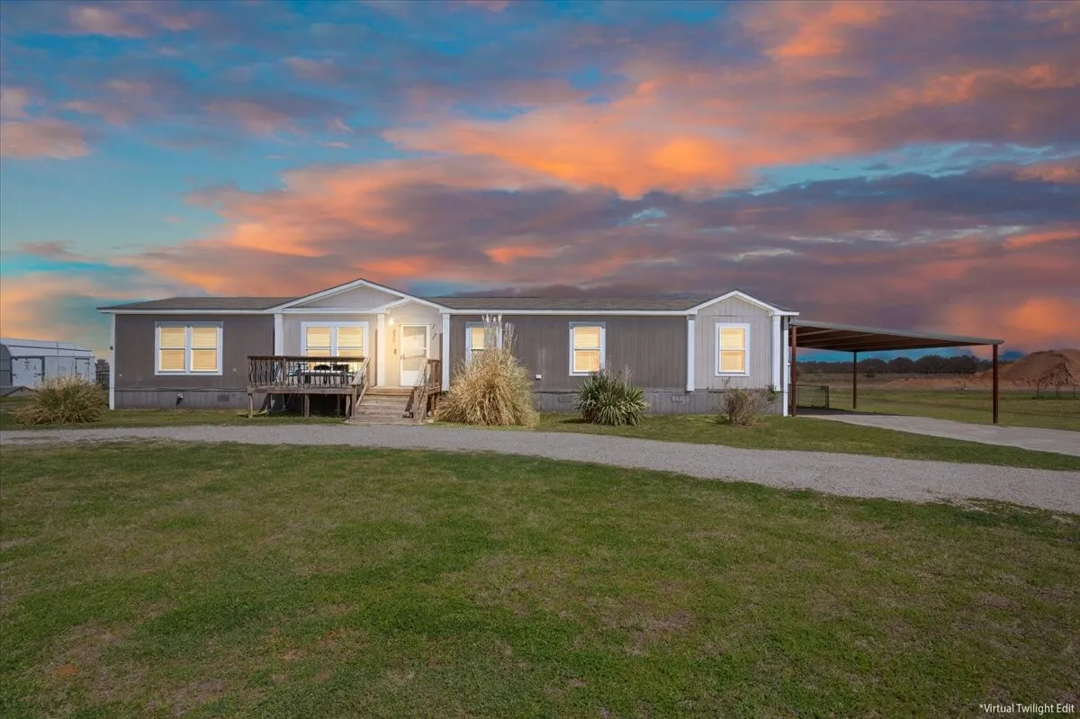 Mobile Home For Sale in Mc Lennan County , 230 Rio Rim Road, Gholson, Texas 76705, 4 Bedroom, 2 Bathroom, Garage spaces, 1,976 Sqft, built in 2018, mls#21213328, Real Estate Agent in Gholson, Homes For Sale in Mc Lennan county, Homes For Sale in Gholson, Realtor in Gholson Texas, Real Estate Brokerage Independent Realty Texas, Luminita Cordes Realtor
