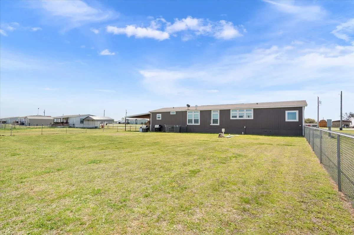 Mobile Home For Sale in Mc Lennan County , 230 Rio Rim Road, Gholson, Texas 76705, 4 Bedroom, 2 Bathroom, Garage spaces, 1,976 Sqft, built in 2018, mls#21213328, Real Estate Agent in Gholson, Homes For Sale in Mc Lennan county, Homes For Sale in Gholson, Realtor in Gholson Texas, Real Estate Brokerage Independent Realty Texas, Luminita Cordes Realtor